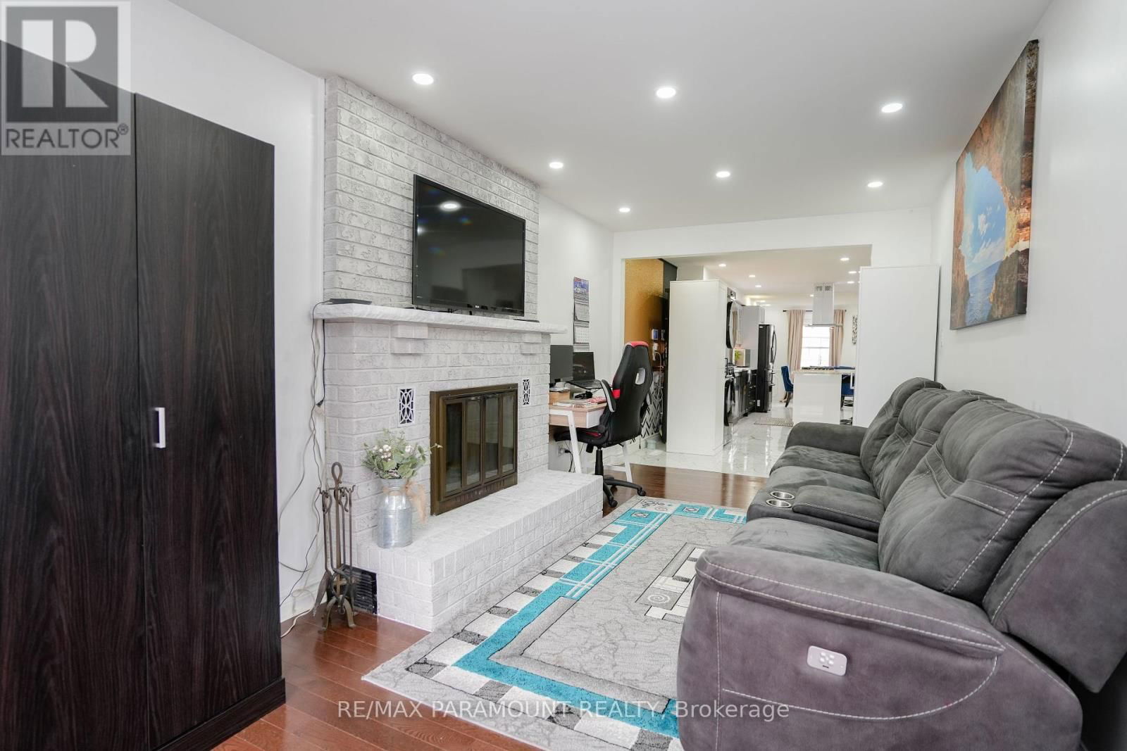 10 BURNHAM CRESCENT Image 11