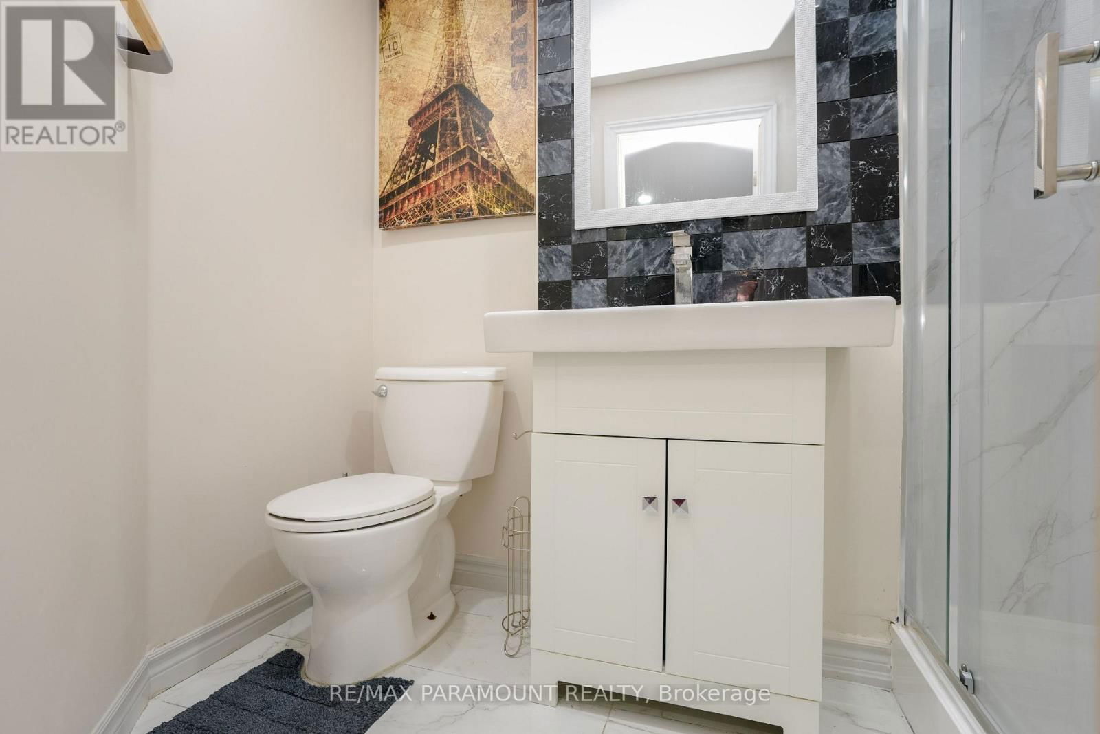 10 BURNHAM CRESCENT Image 37