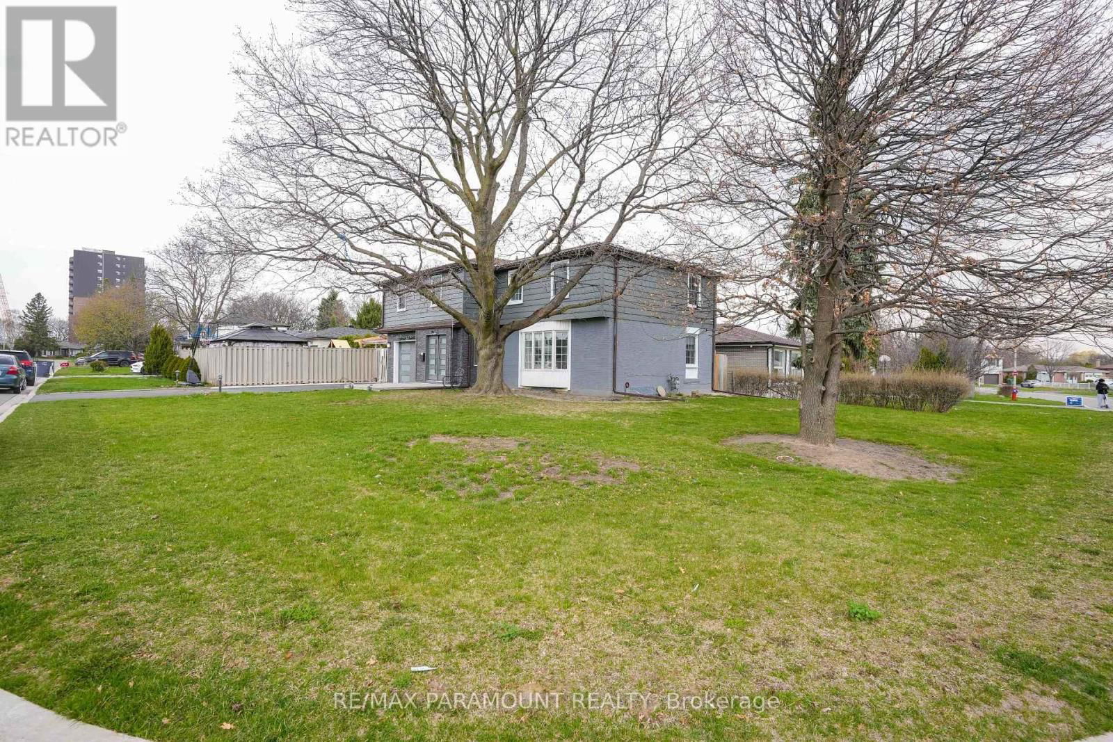 10 BURNHAM CRESCENT Image 45