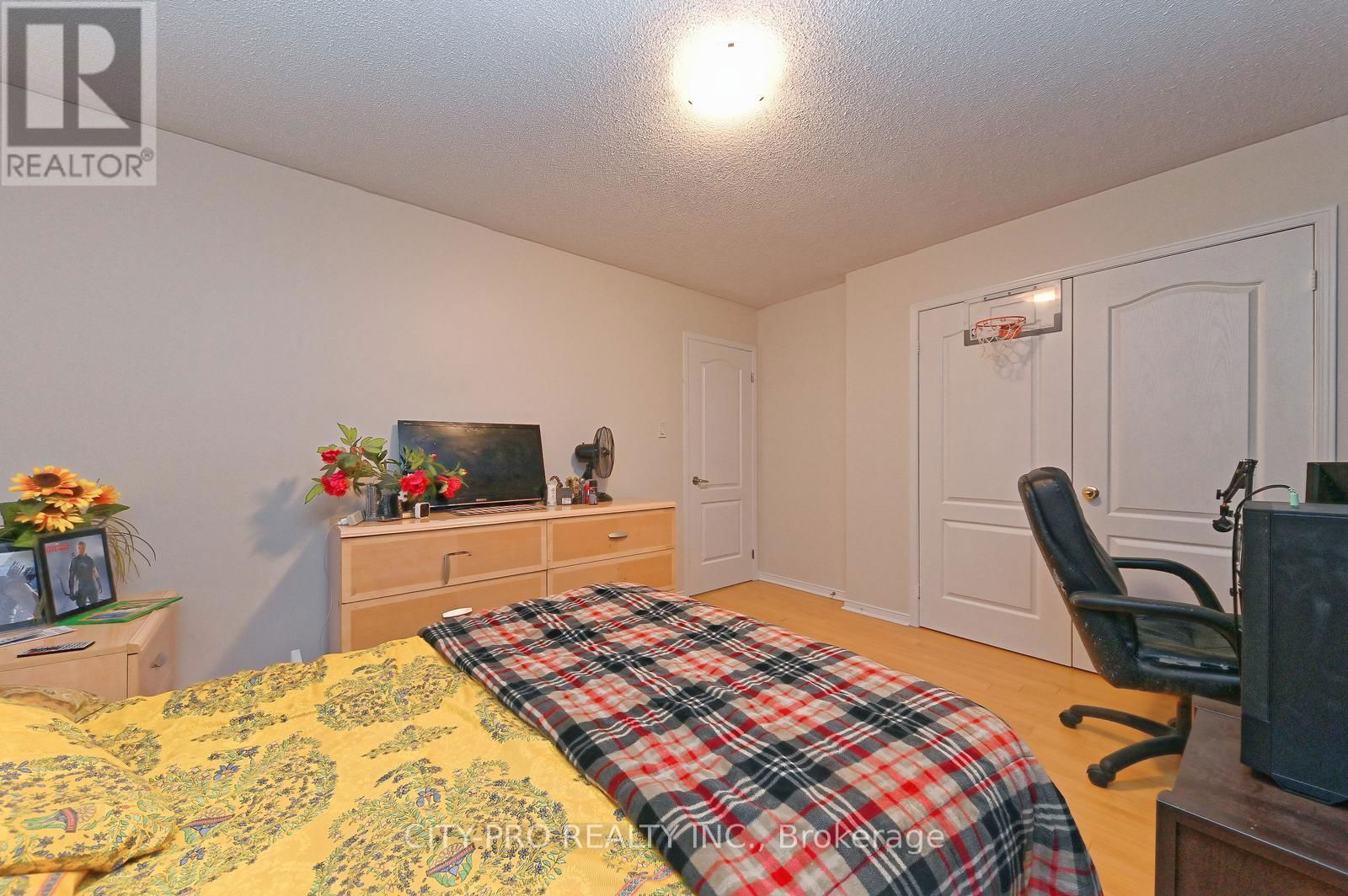 7302 ROSEHURST DRIVE Image 25