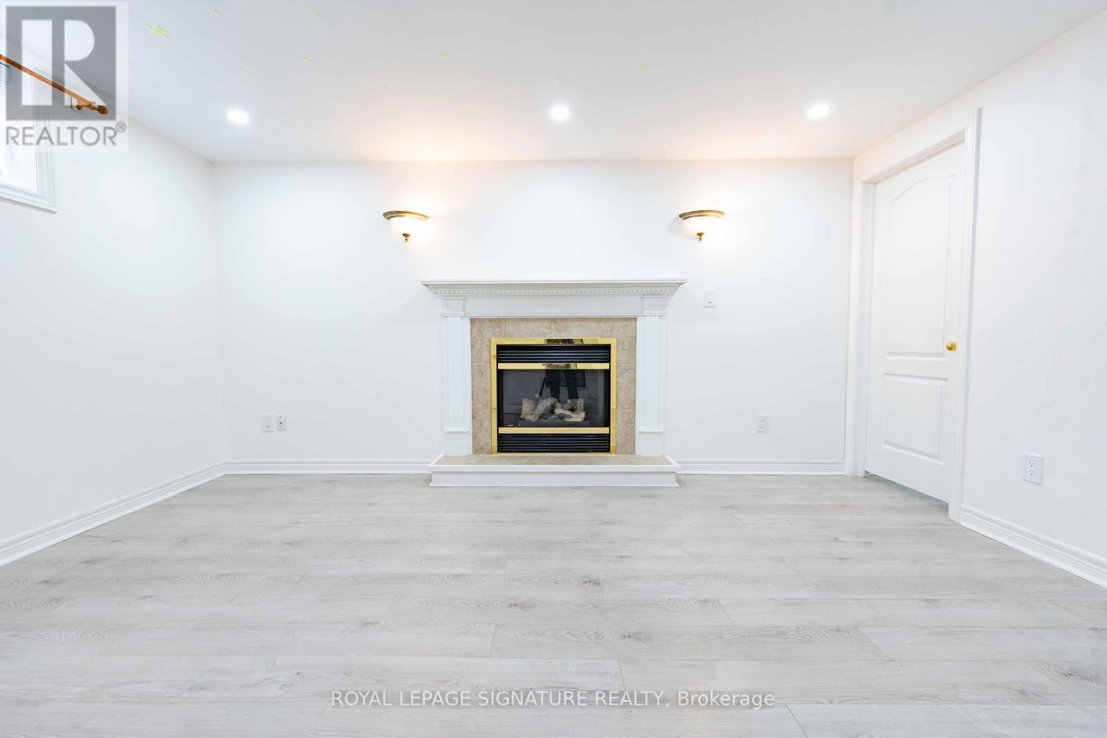 4742 CREDITVIEW ROAD Image 11