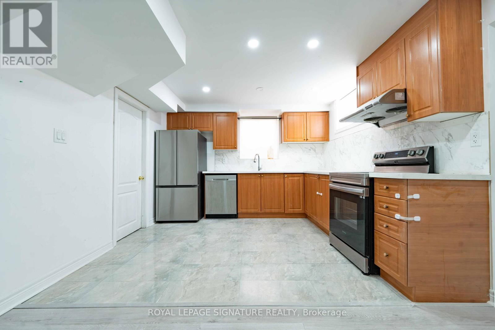 4742 CREDITVIEW ROAD Image 9