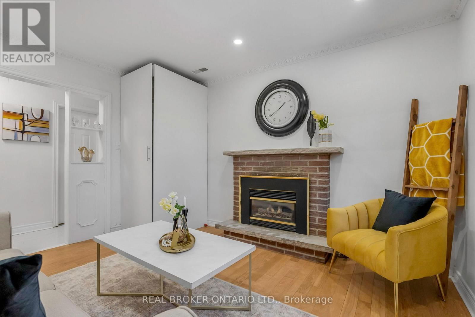 3465 ORION CRESCENT Image 25