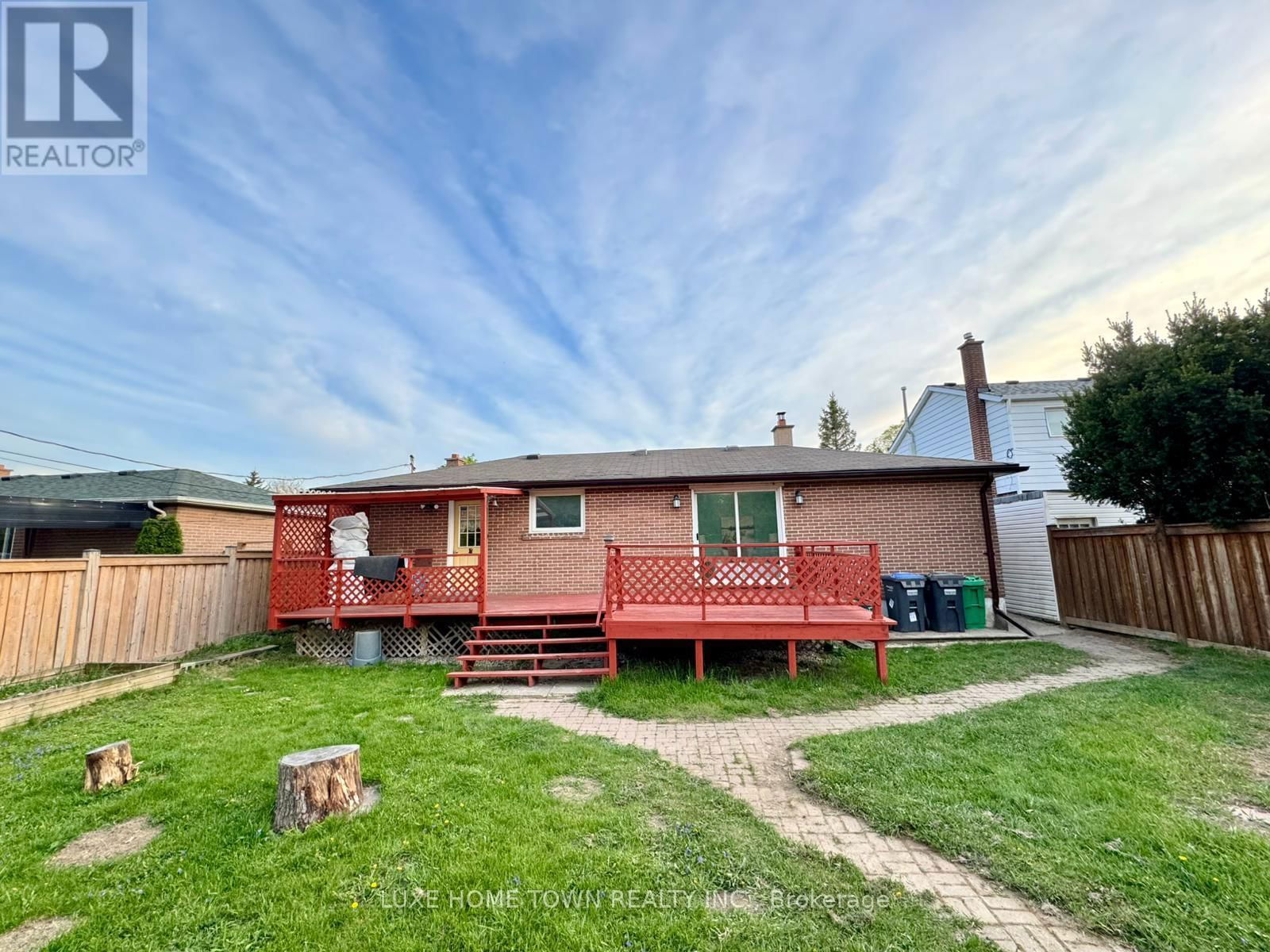 7 ADDINGTON CRESCENT Image 23