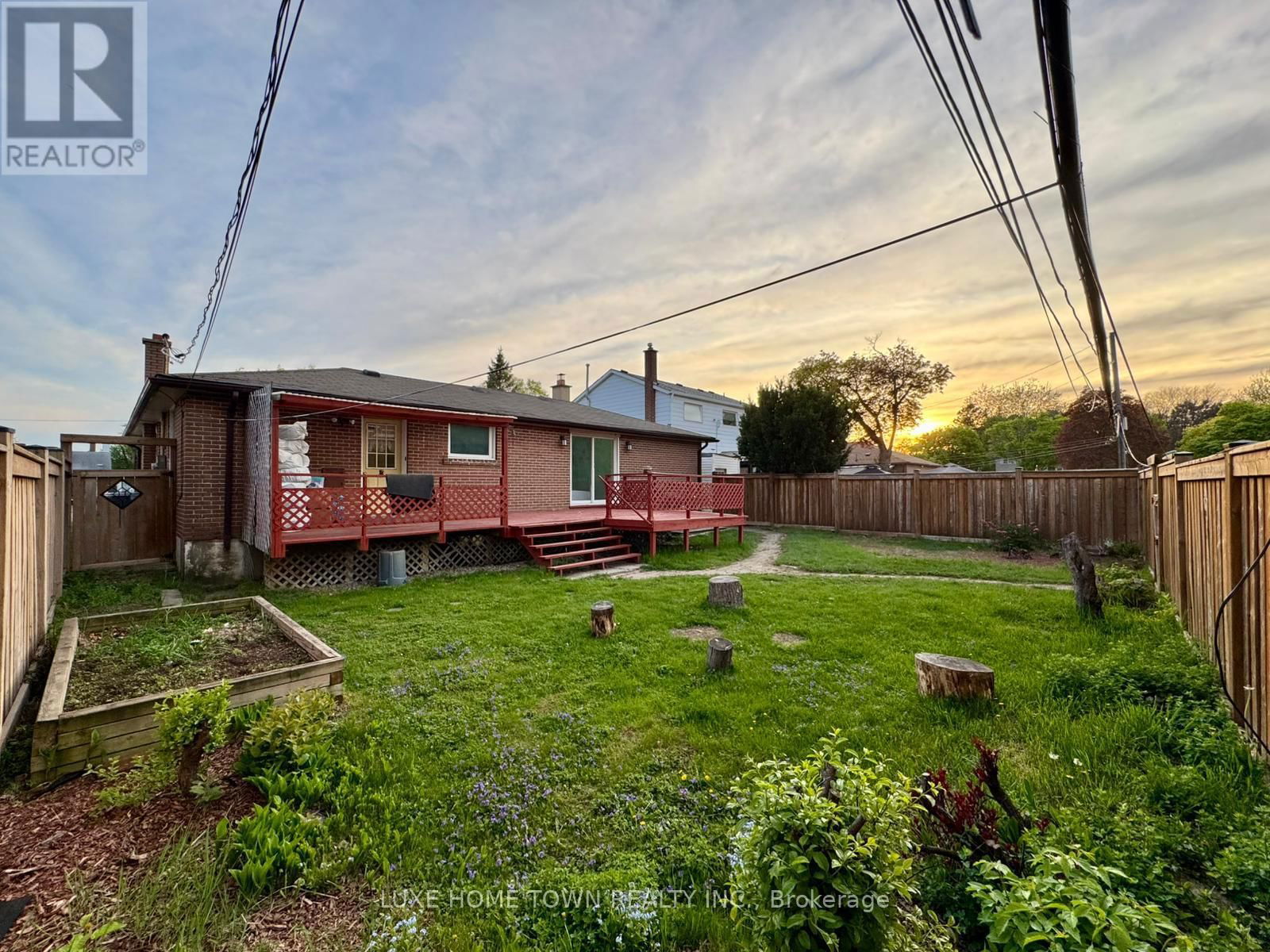 7 ADDINGTON CRESCENT Image 24