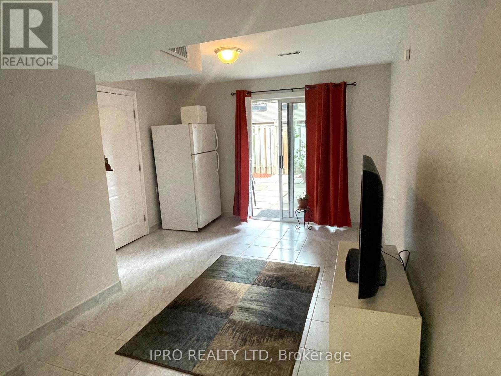 66 CARLETON PLACE Image 28