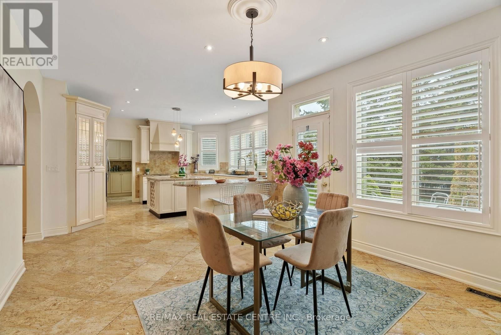 645 CRANLEIGH COURT Image 16