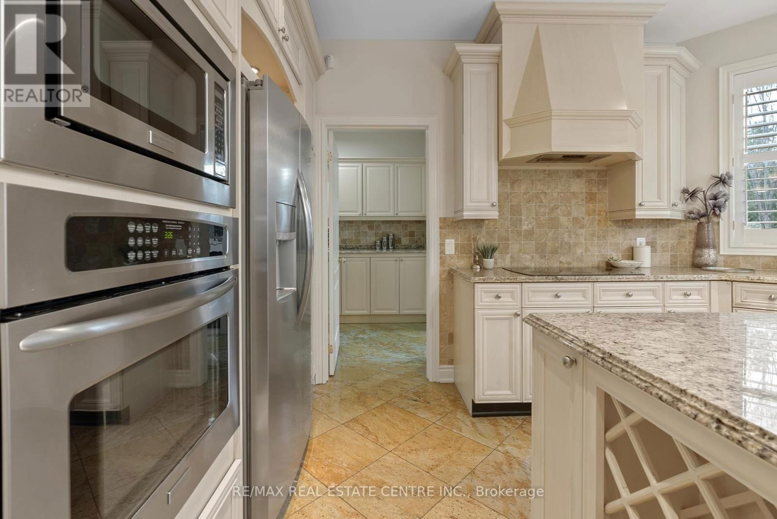 645 CRANLEIGH COURT Image 20