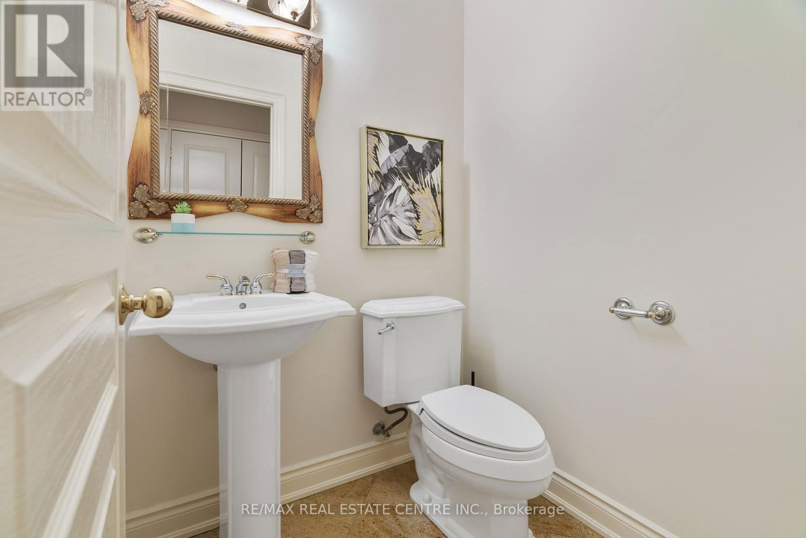 645 CRANLEIGH COURT Image 23