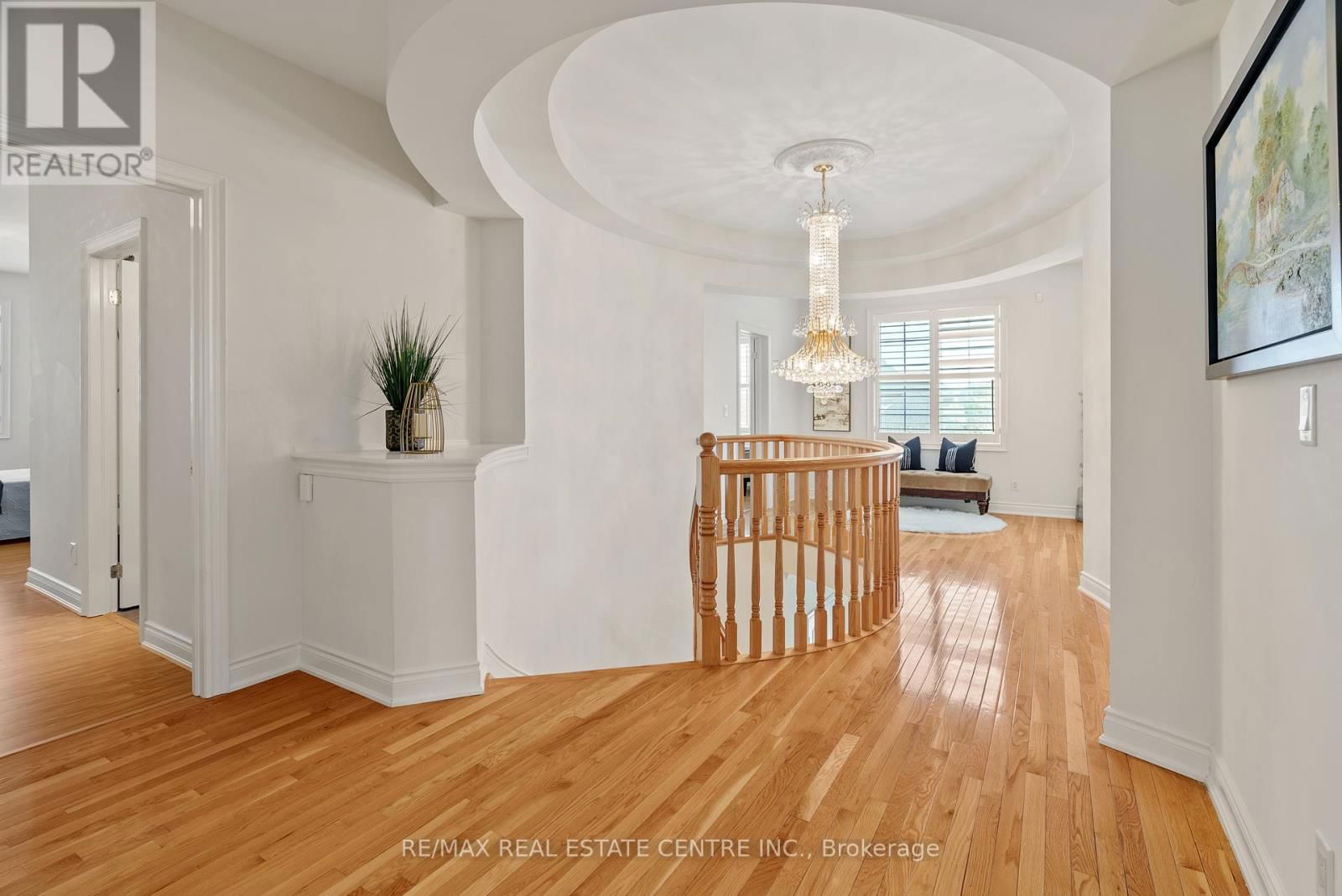 645 CRANLEIGH COURT Image 24