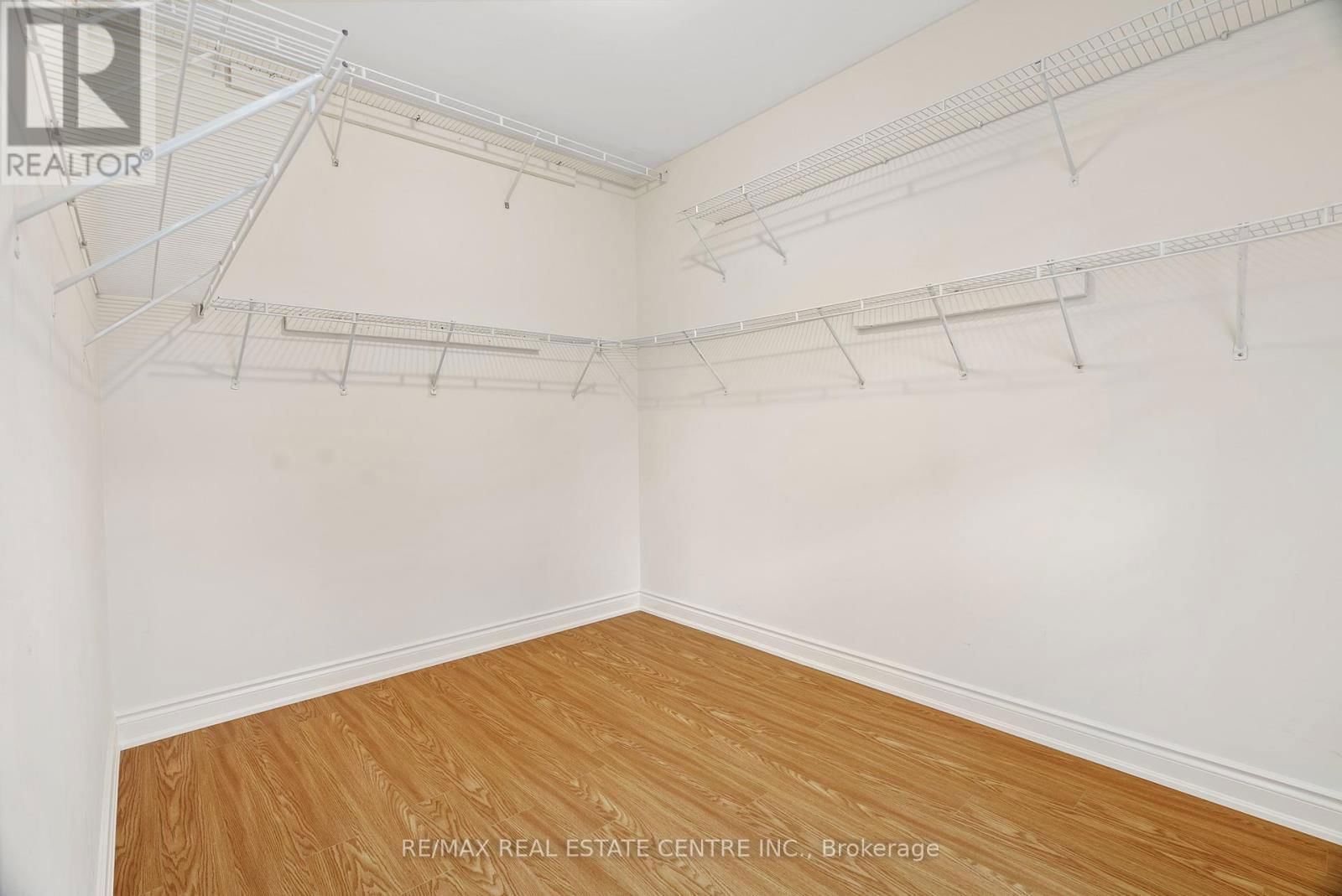 645 CRANLEIGH COURT Image 27