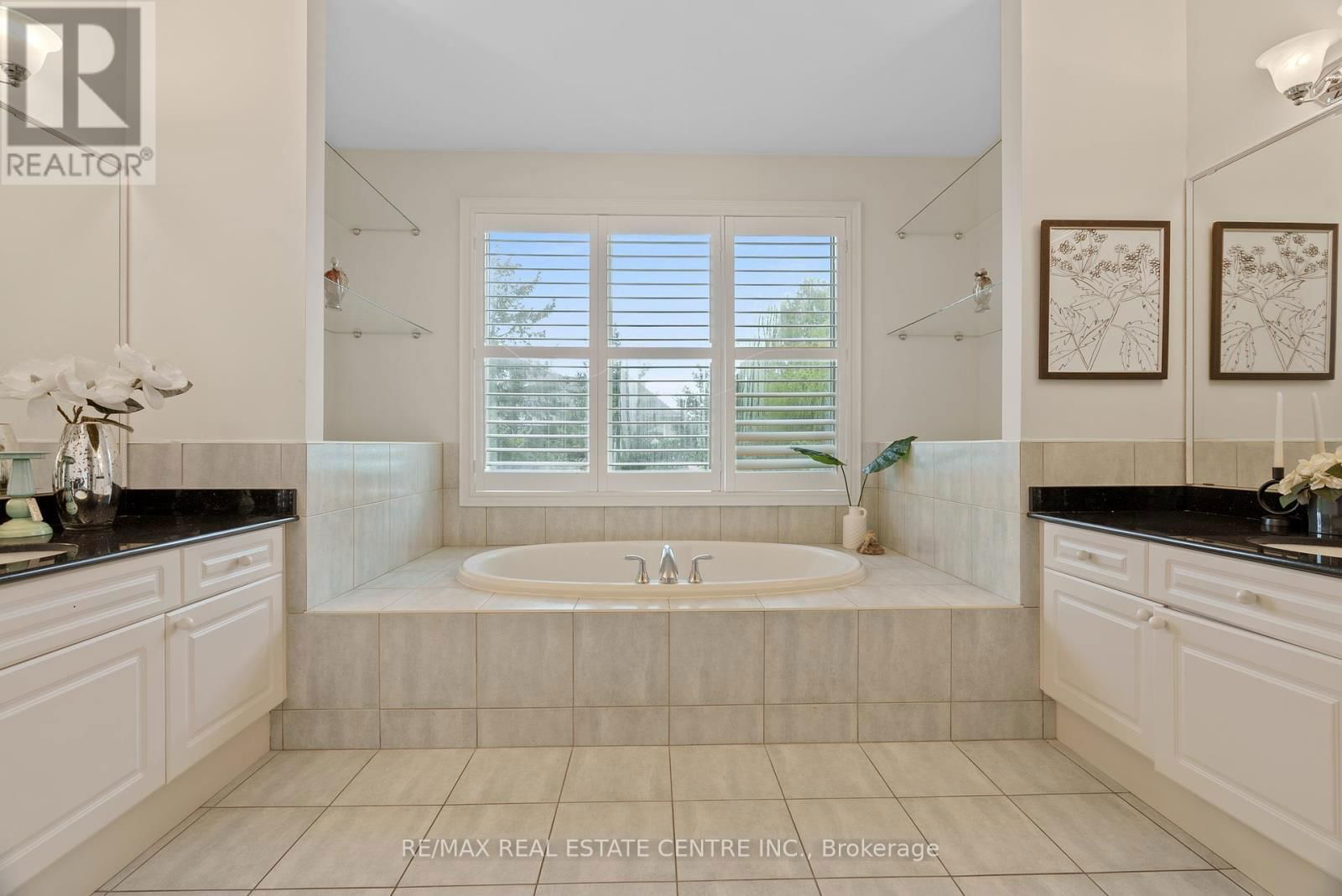 645 CRANLEIGH COURT Image 29