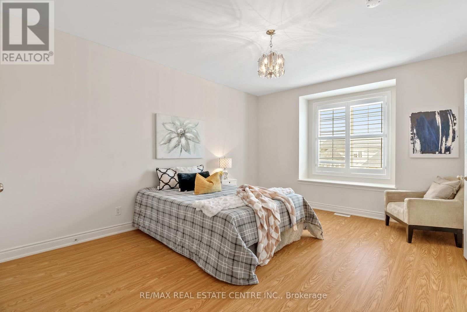 645 CRANLEIGH COURT Image 35