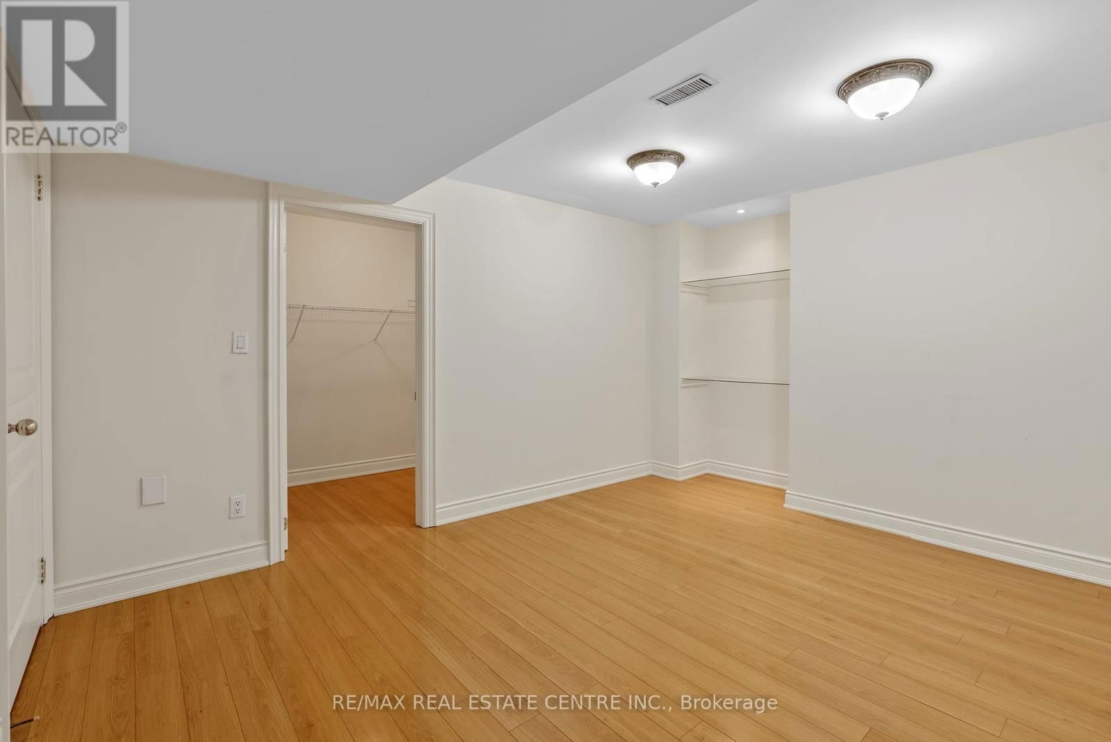 645 CRANLEIGH COURT Image 37
