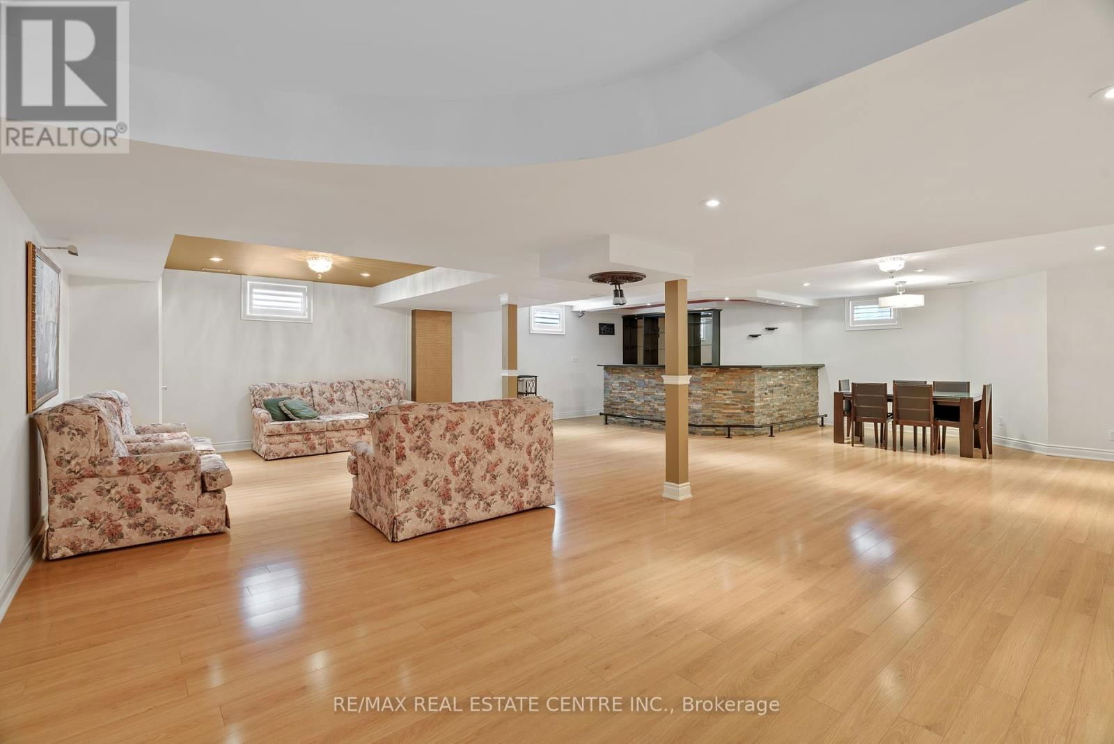 645 CRANLEIGH COURT Image 39