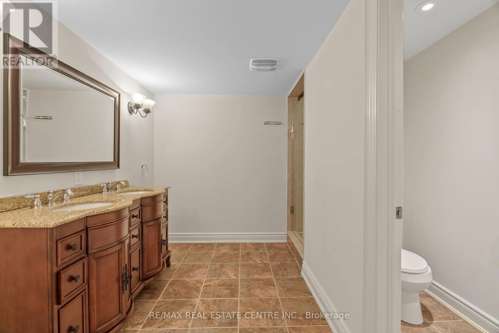 645 CRANLEIGH COURT Image 40