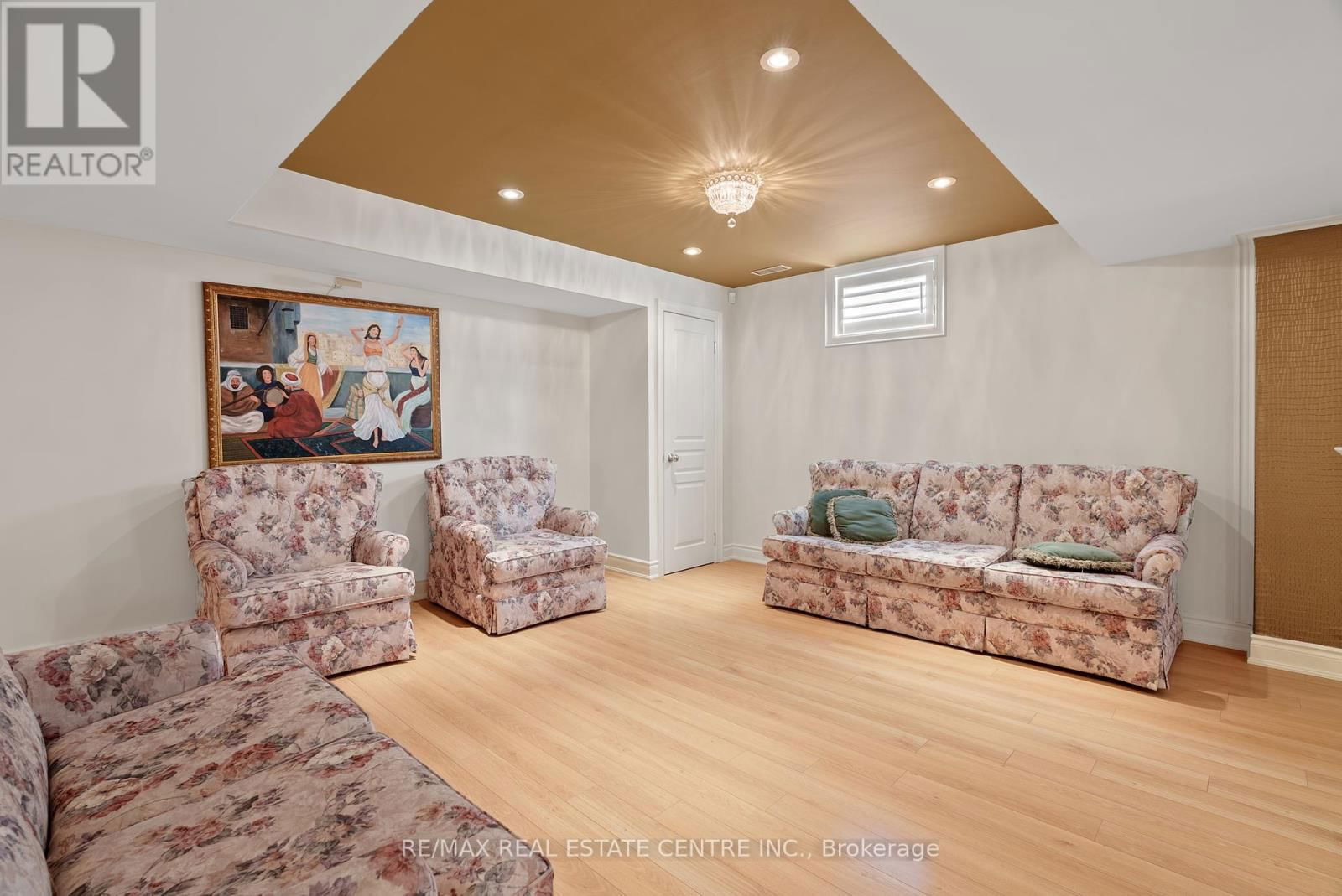 645 CRANLEIGH COURT Image 41