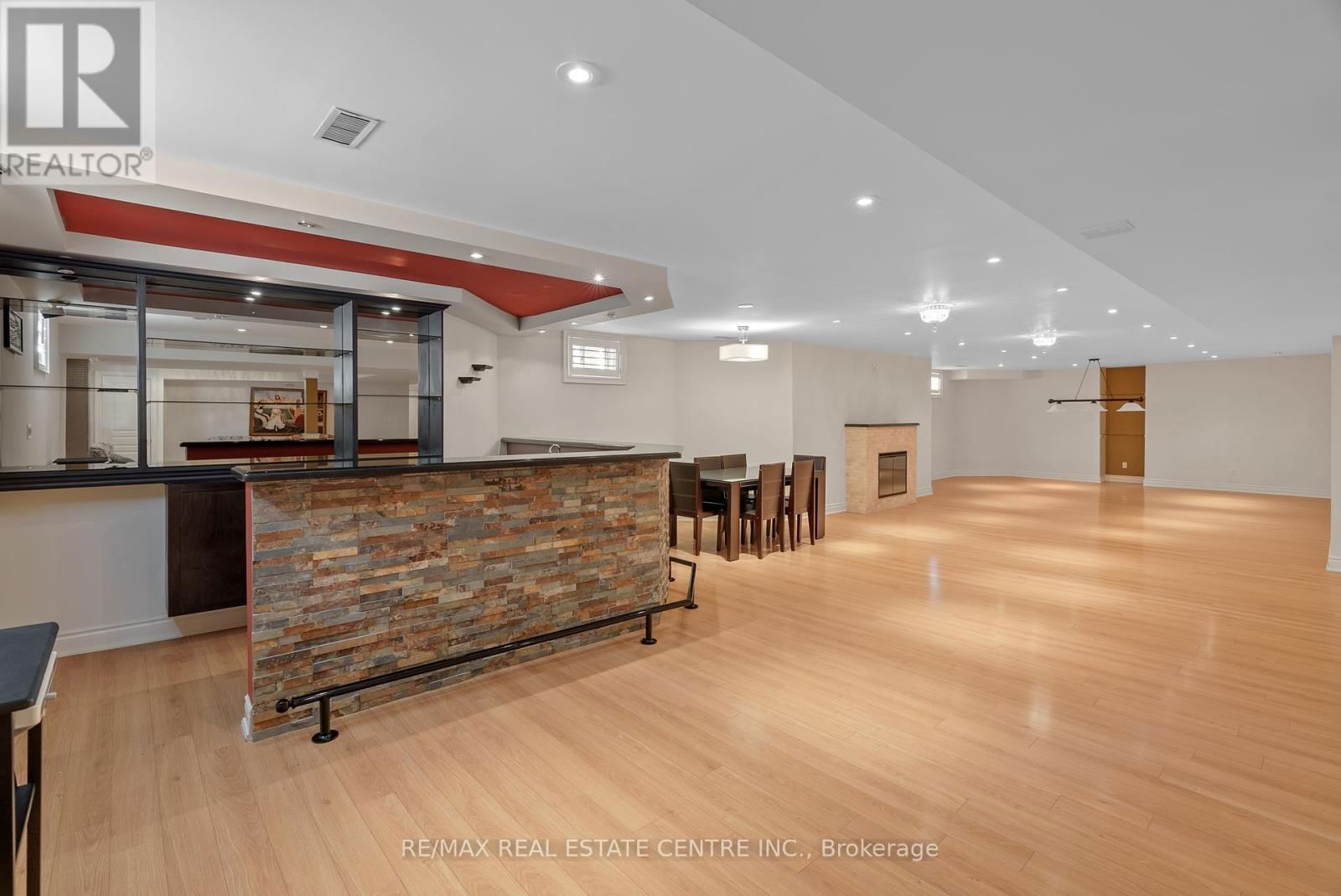 645 CRANLEIGH COURT Image 42