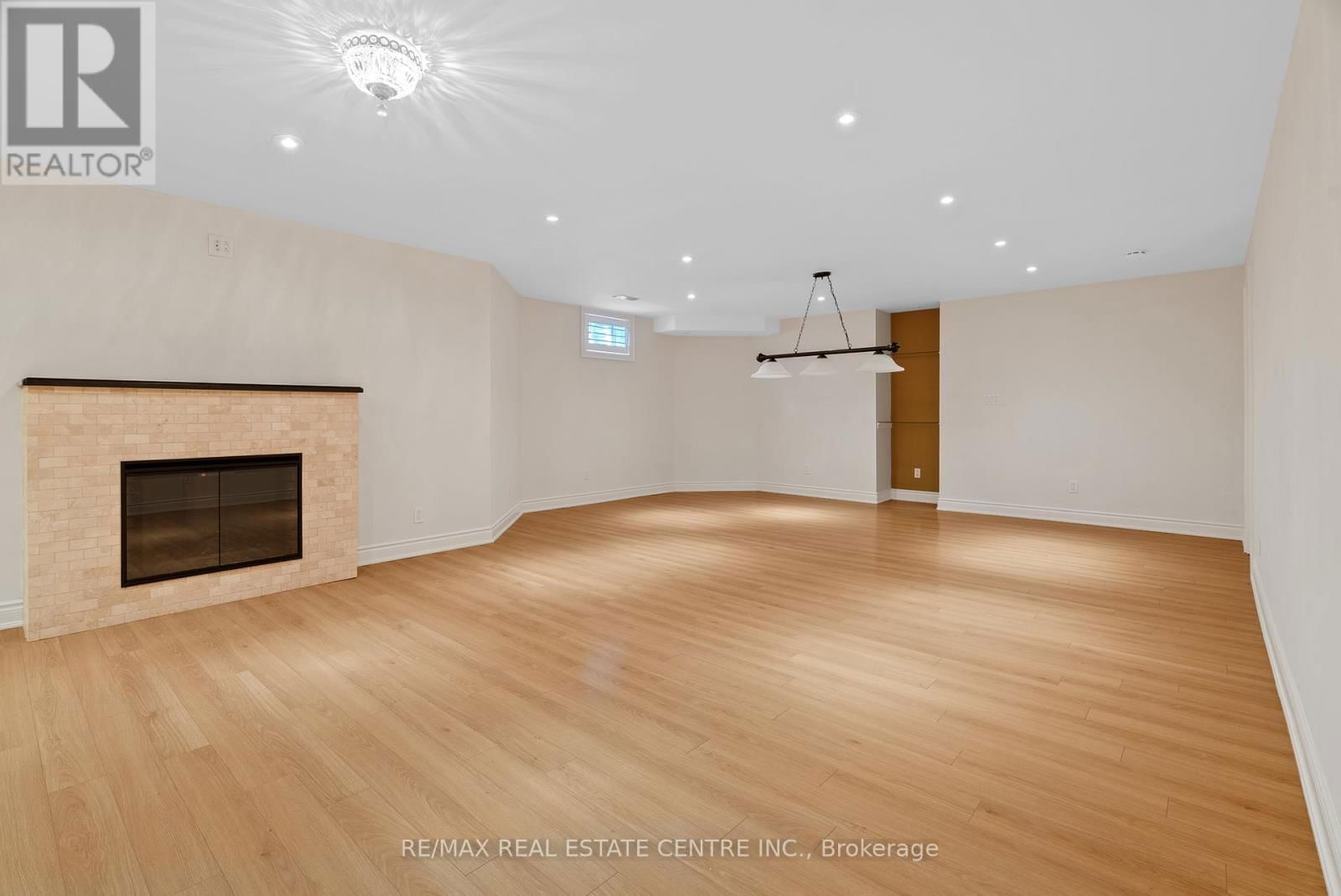 645 CRANLEIGH COURT Image 43