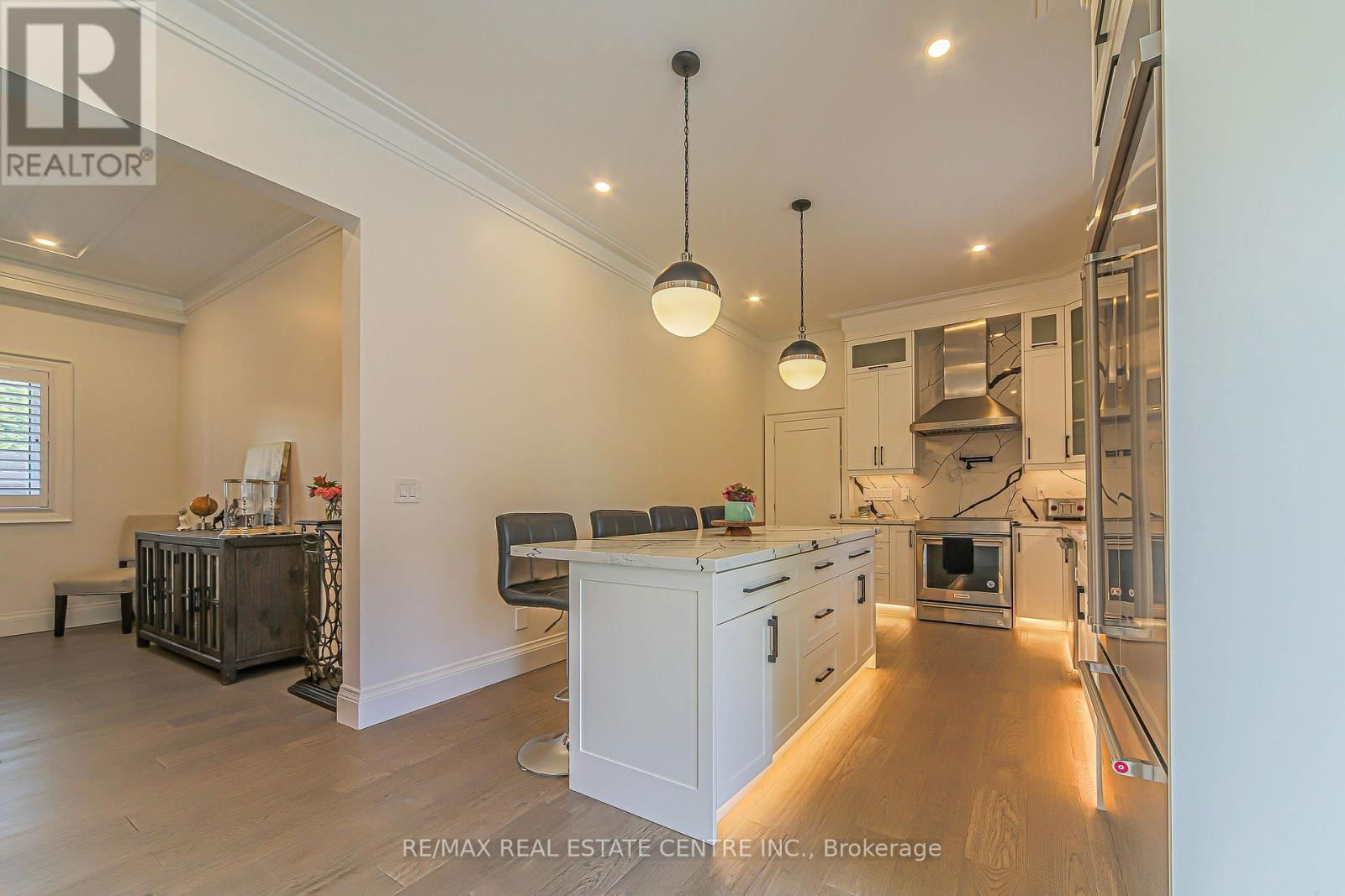 1 HAWTHORN CRESCENT Image 14