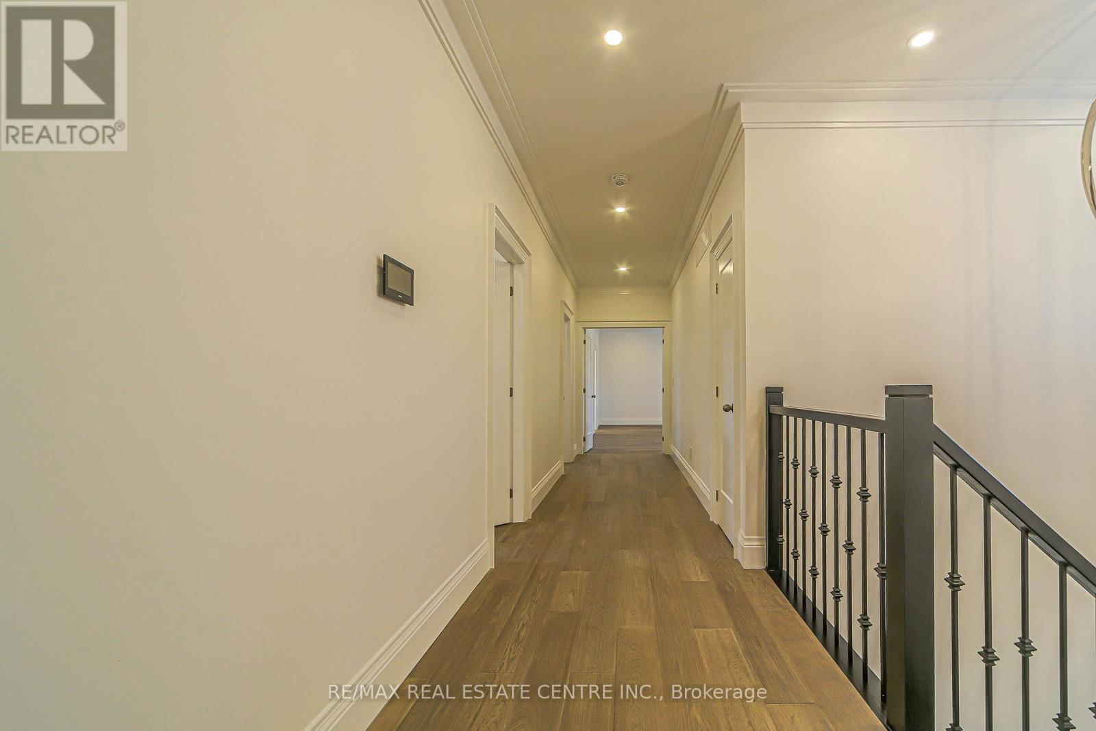 1 HAWTHORN CRESCENT Image 25