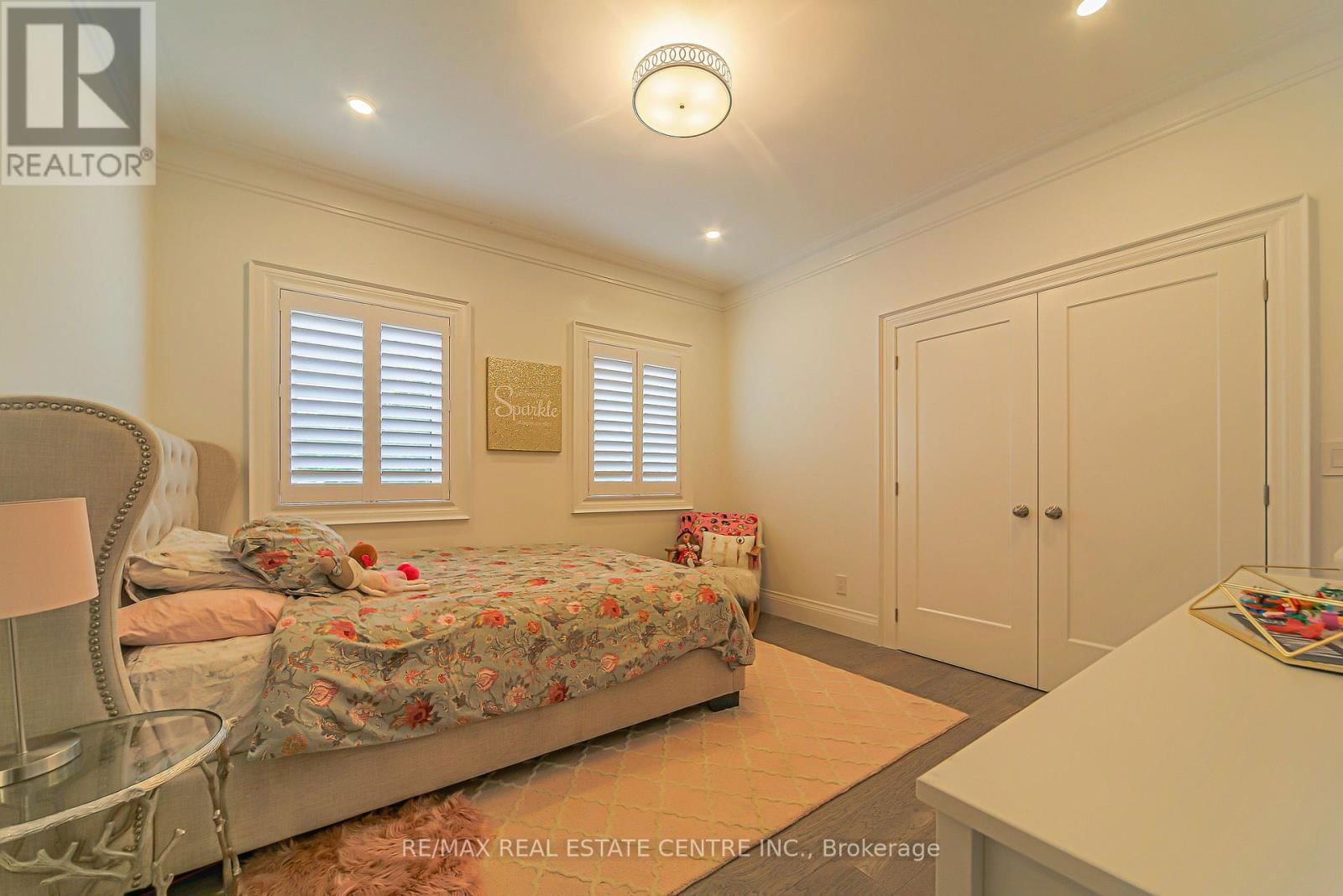 1 HAWTHORN CRESCENT Image 29