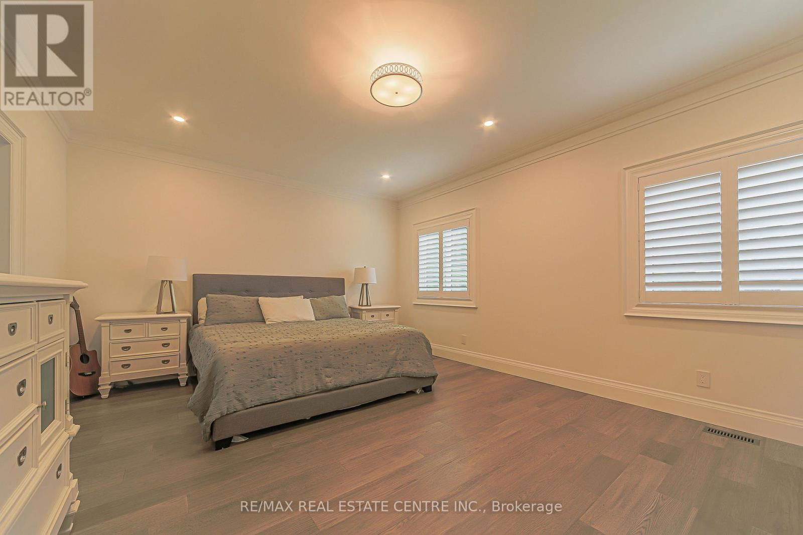 1 HAWTHORN CRESCENT Image 30