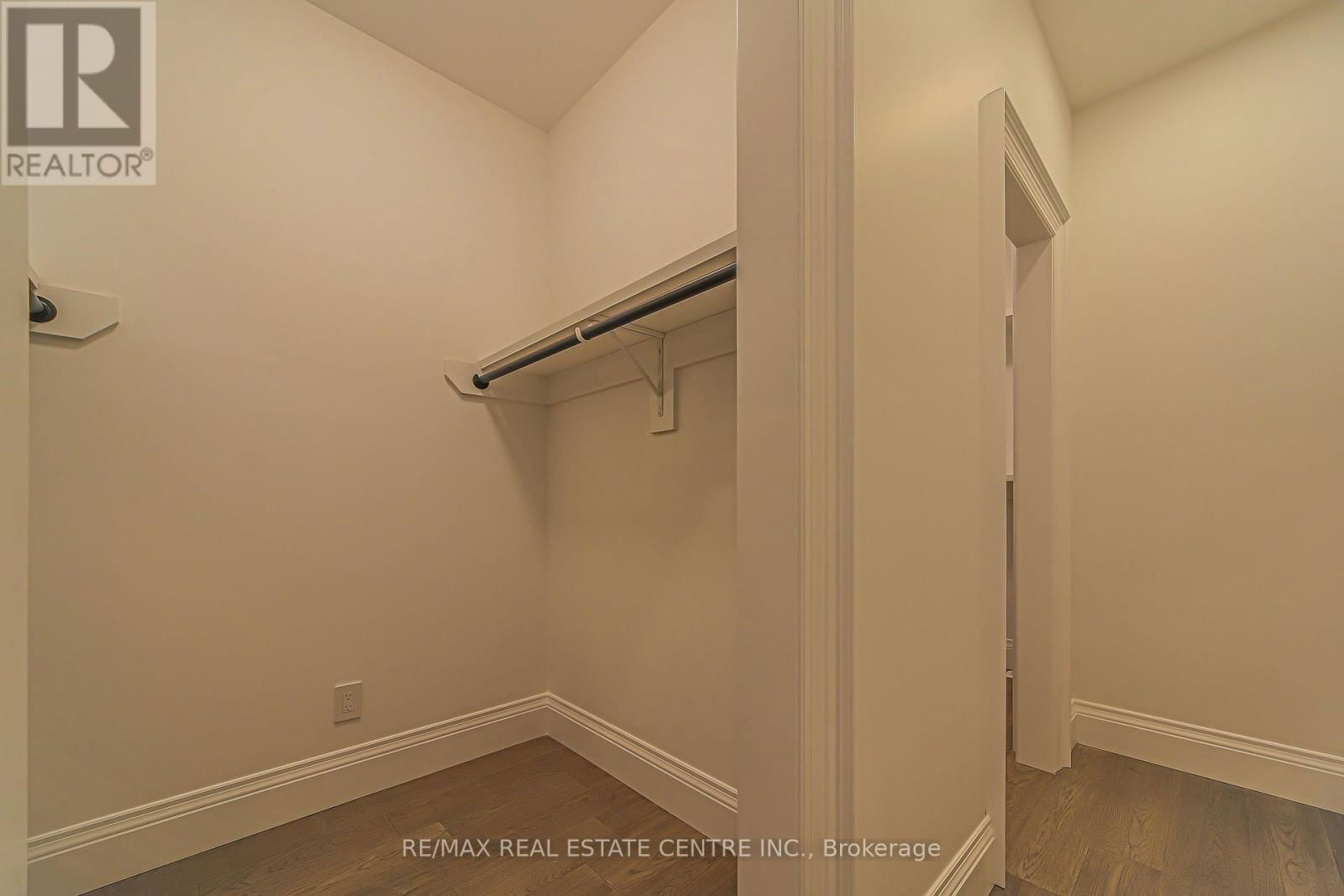 1 HAWTHORN CRESCENT Image 35