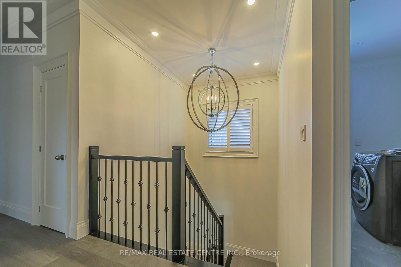 1 HAWTHORN CRESCENT Image 37