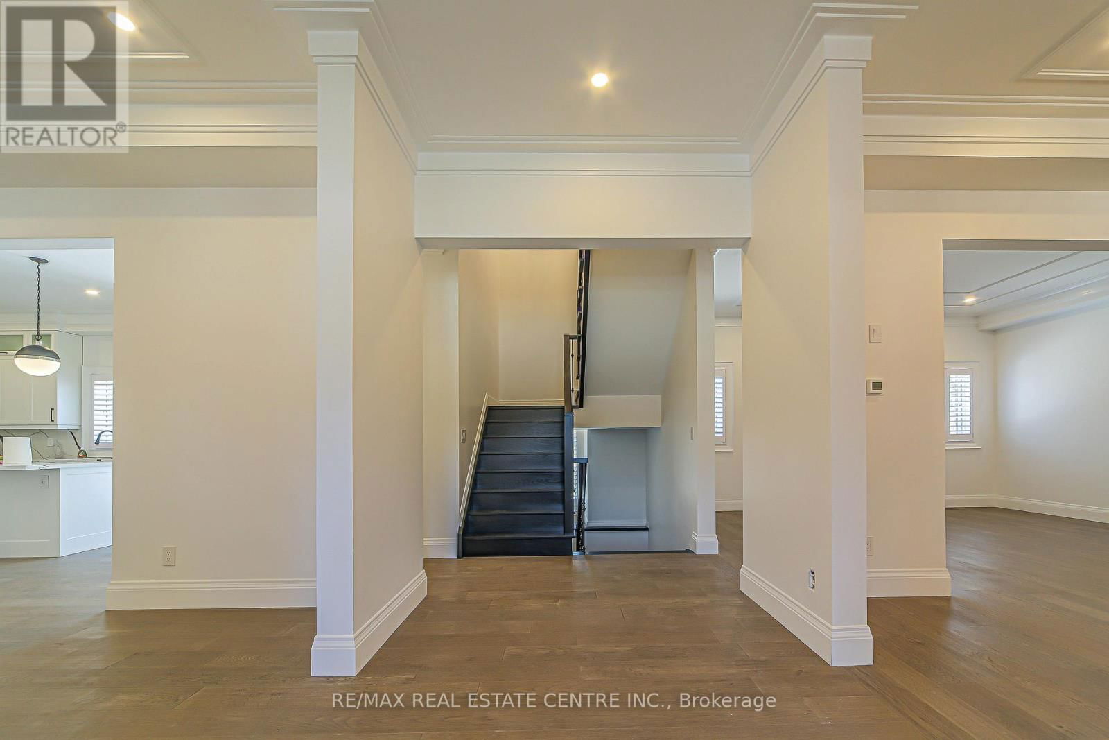1 HAWTHORN CRESCENT Image 6