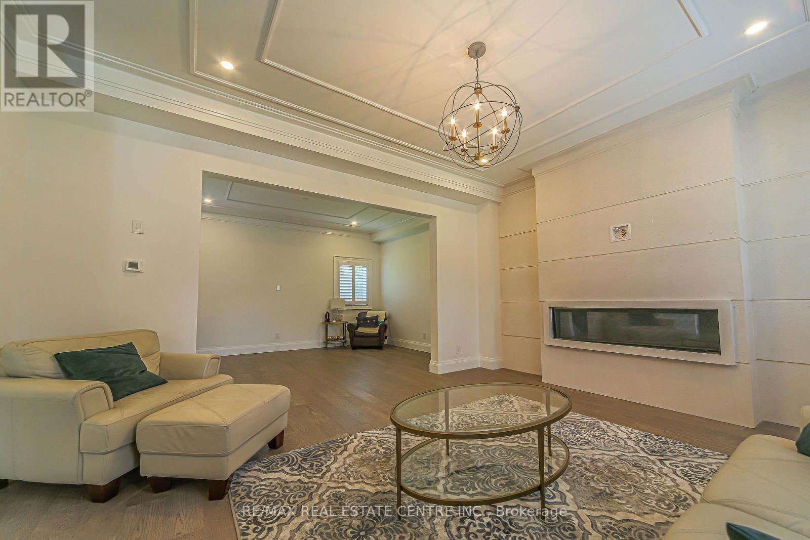 1 HAWTHORN CRESCENT Image 7