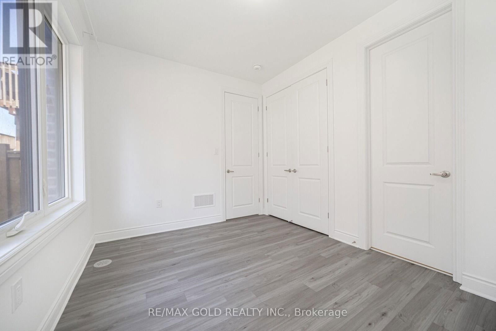 5184 VIOLA DESMOND DRIVE Image 10