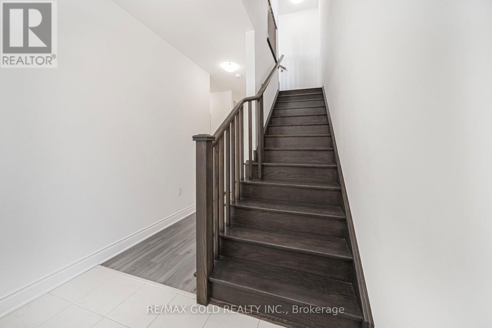 5184 VIOLA DESMOND DRIVE Image 13
