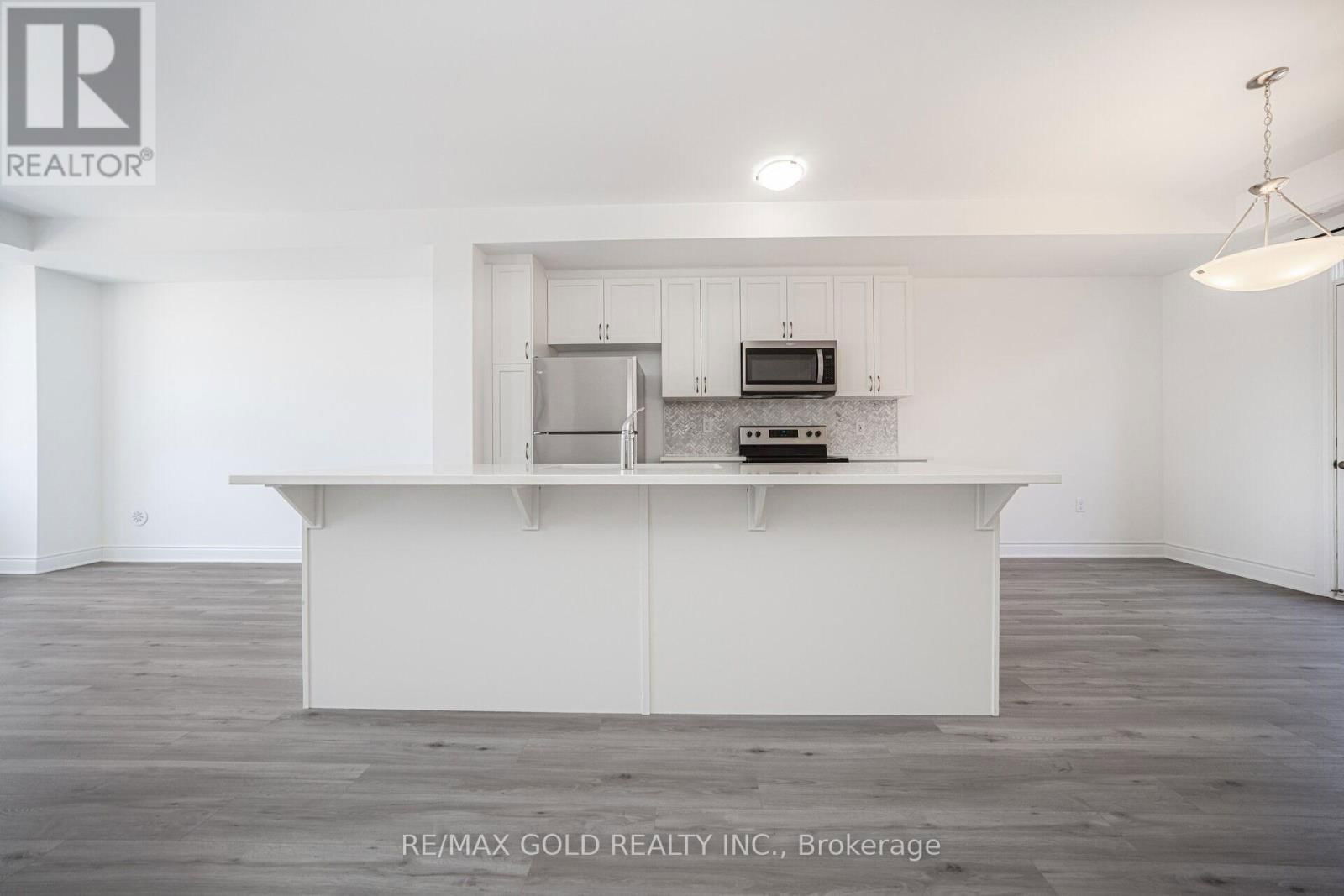 5184 VIOLA DESMOND DRIVE Image 14