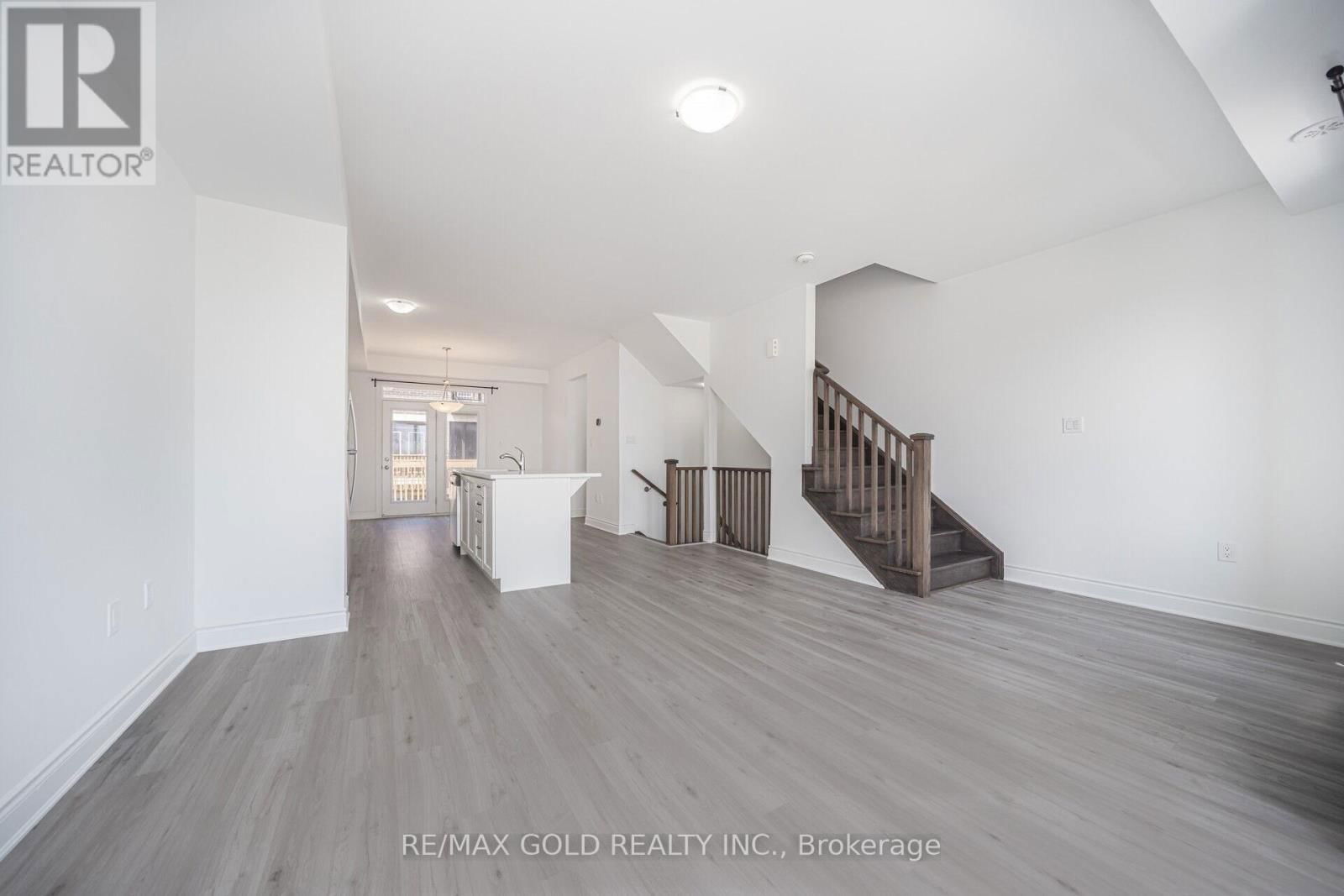 5184 VIOLA DESMOND DRIVE Image 24
