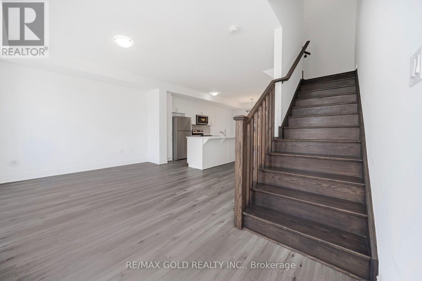 5184 VIOLA DESMOND DRIVE Image 25