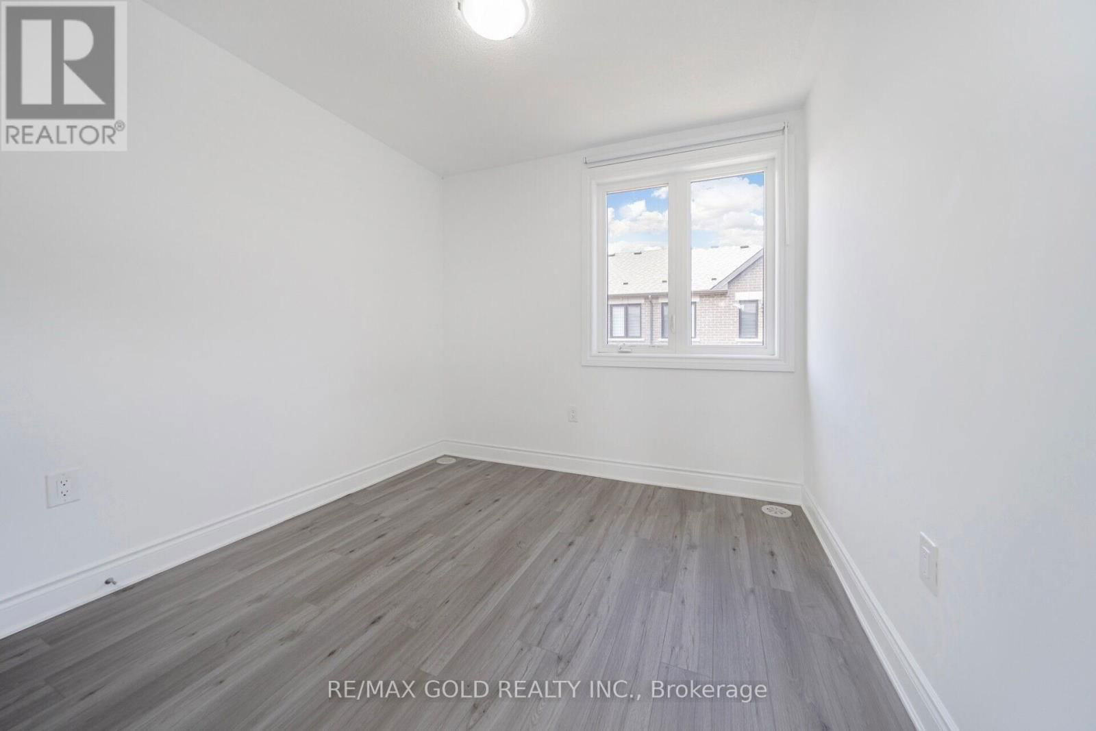 5184 VIOLA DESMOND DRIVE Image 31