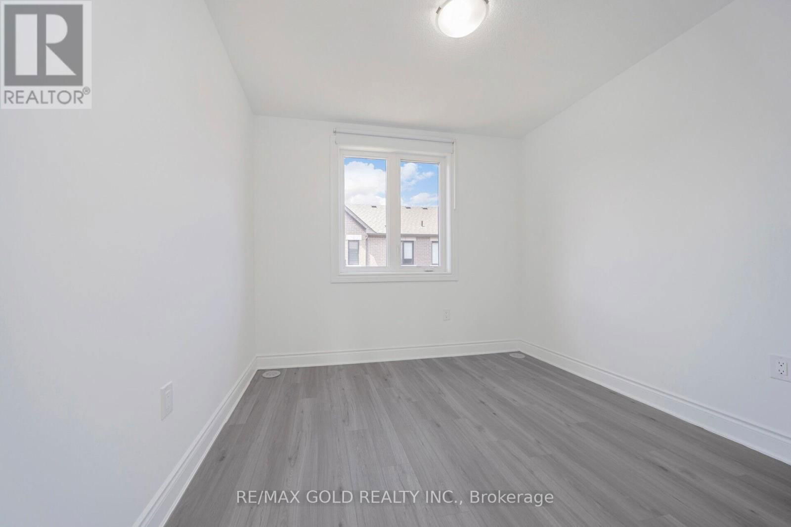 5184 VIOLA DESMOND DRIVE Image 33