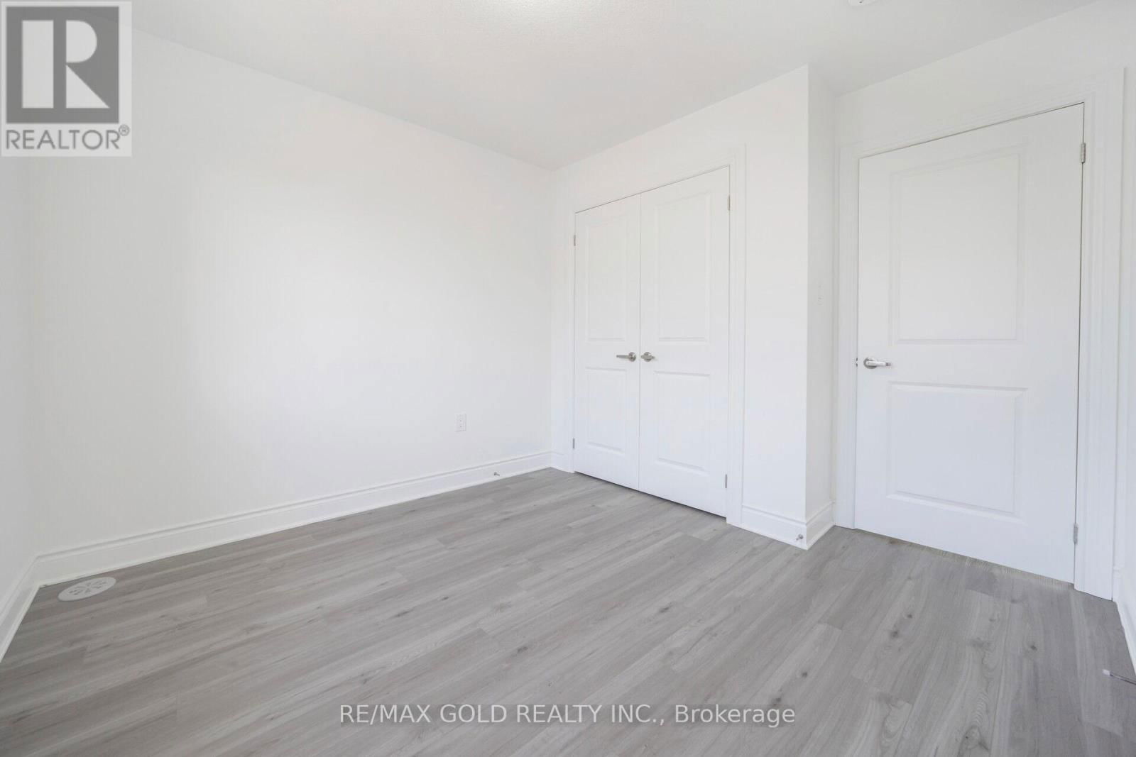 5184 VIOLA DESMOND DRIVE Image 34