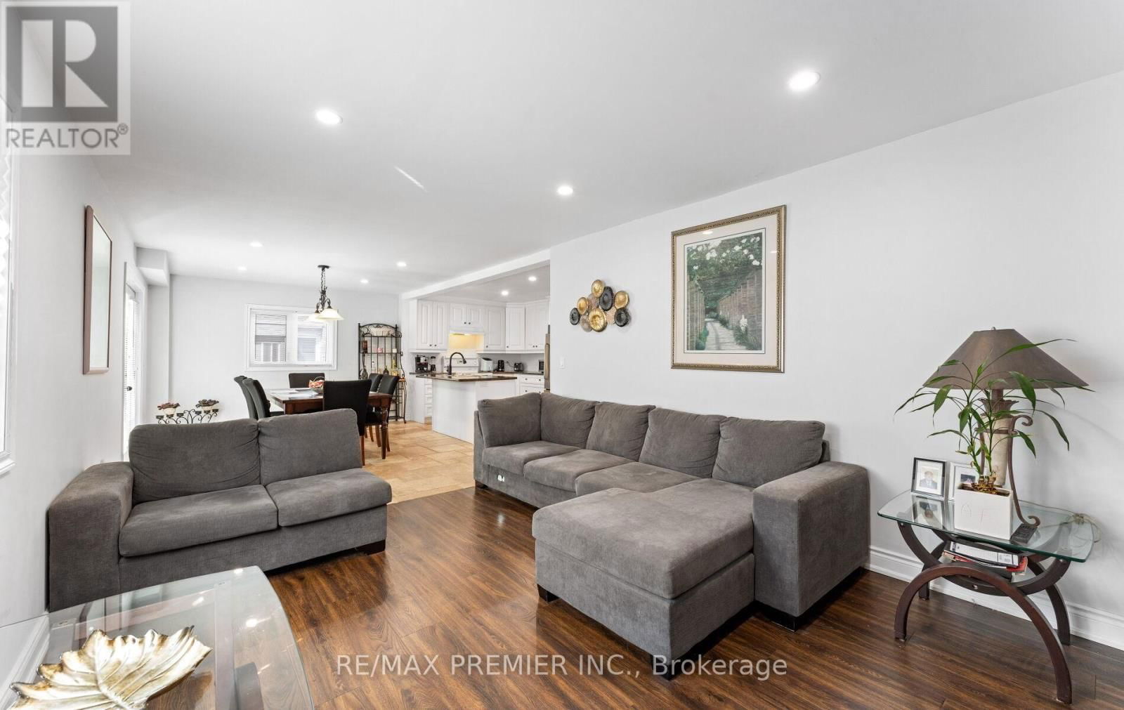 21 YVONNE AVENUE Image 13