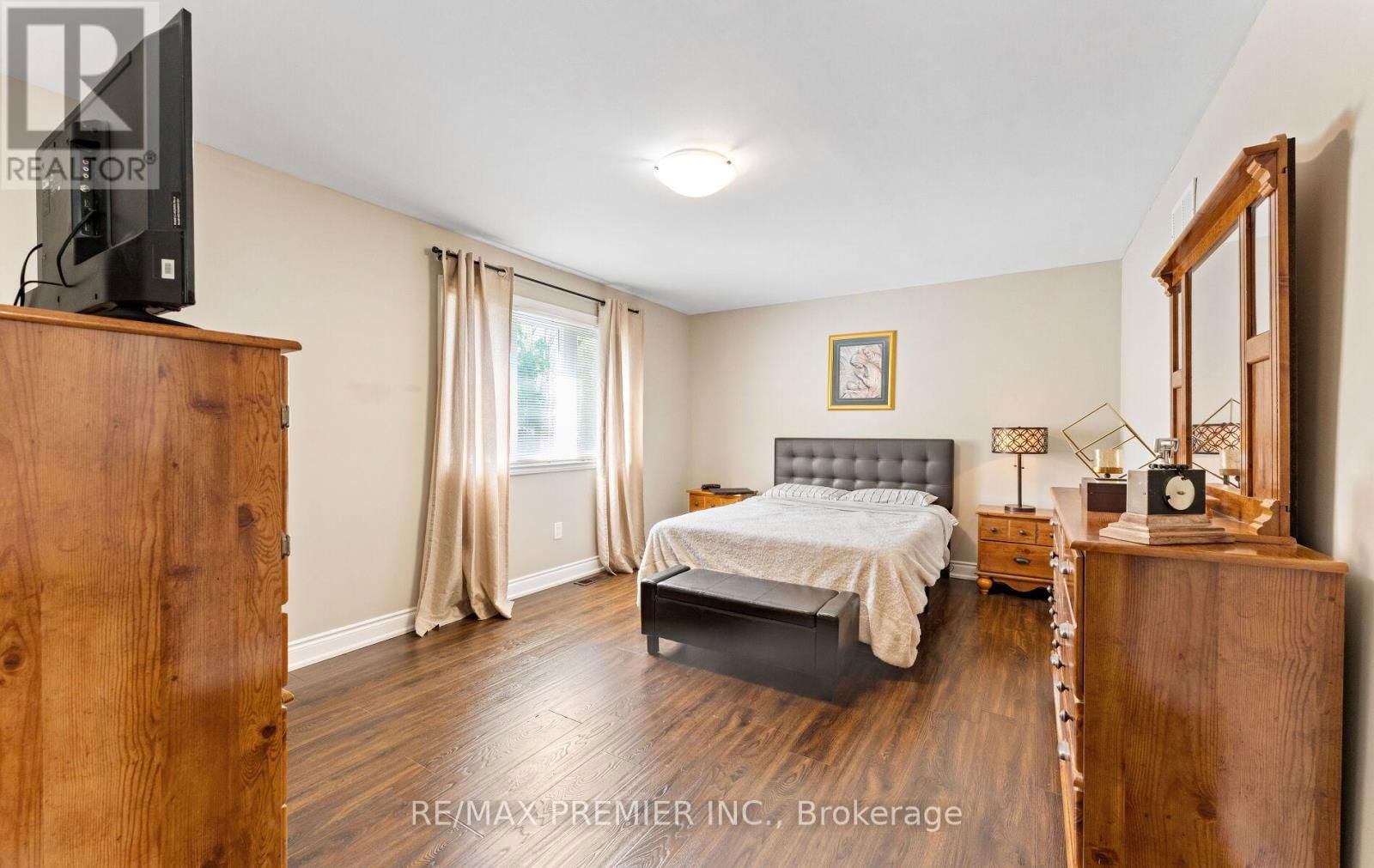 21 YVONNE AVENUE Image 16