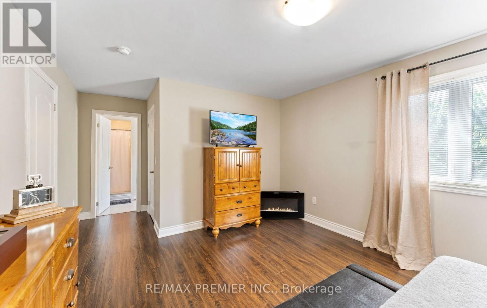 21 YVONNE AVENUE Image 17