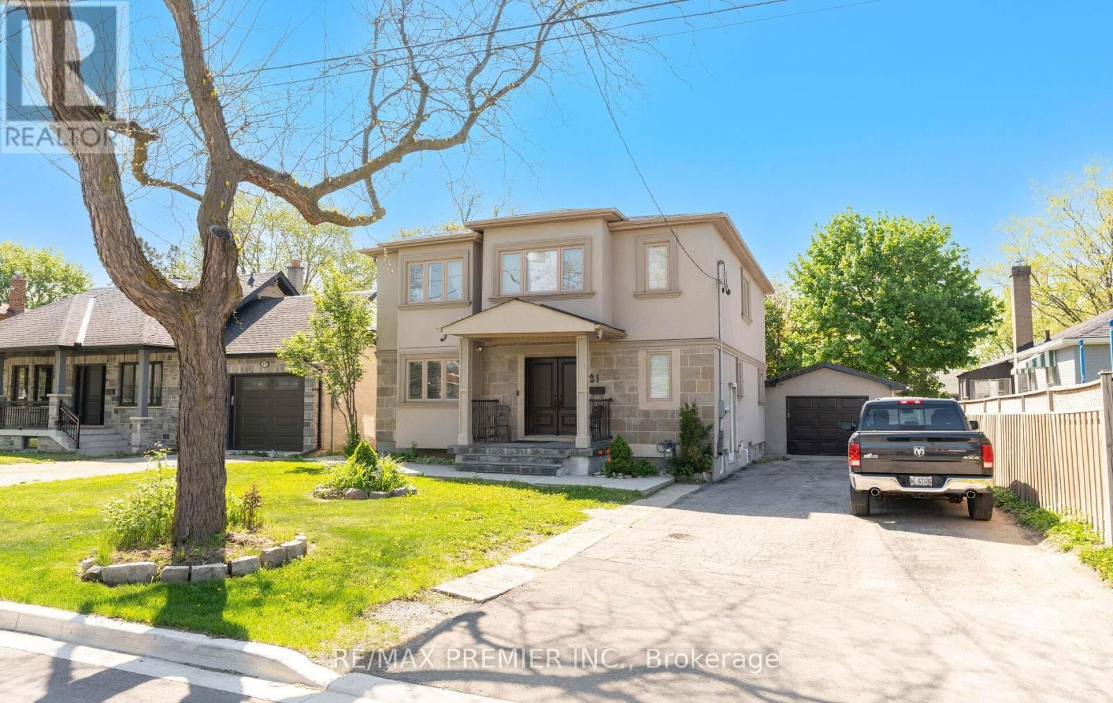 21 YVONNE AVENUE Image 2
