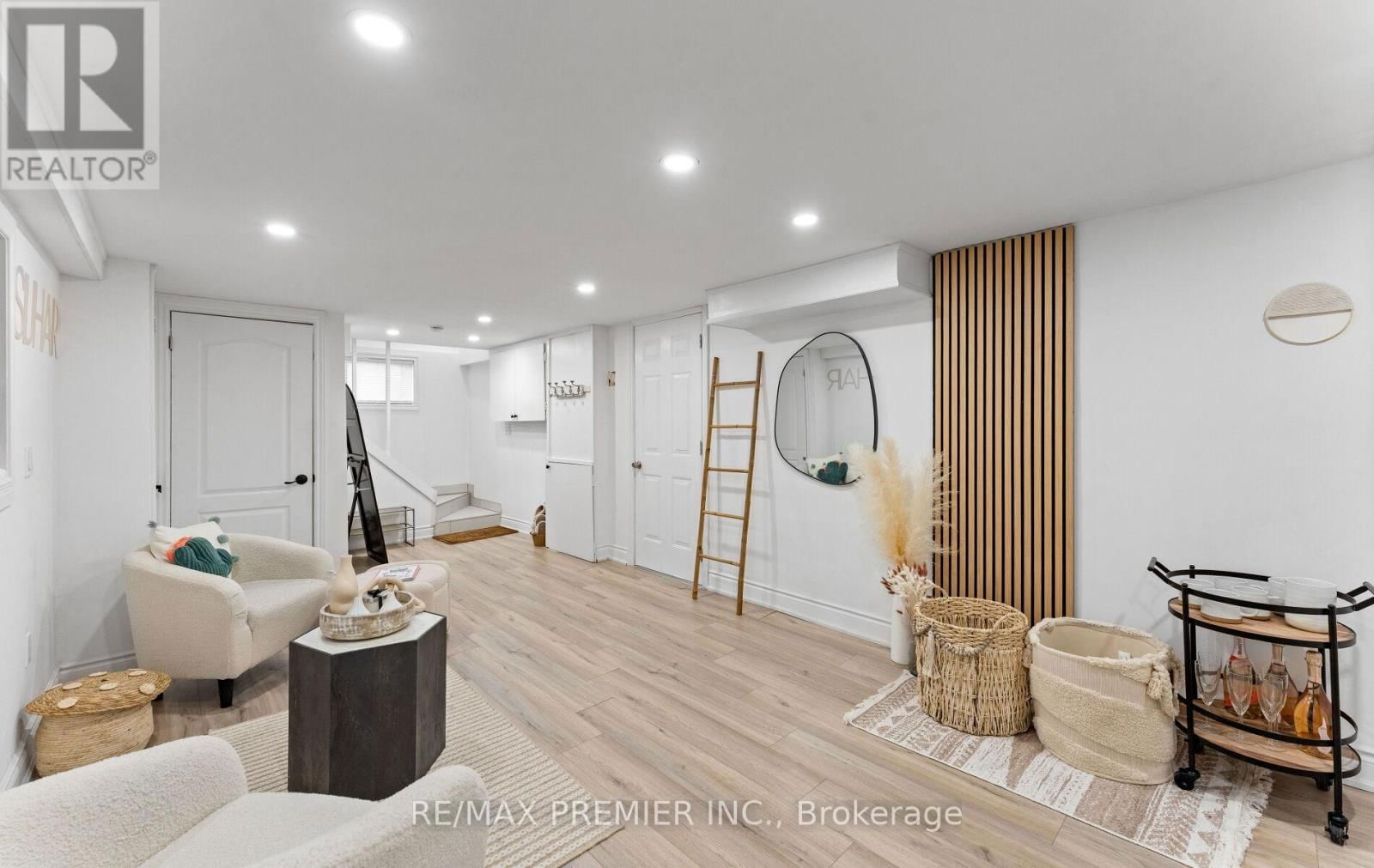 21 YVONNE AVENUE Image 24