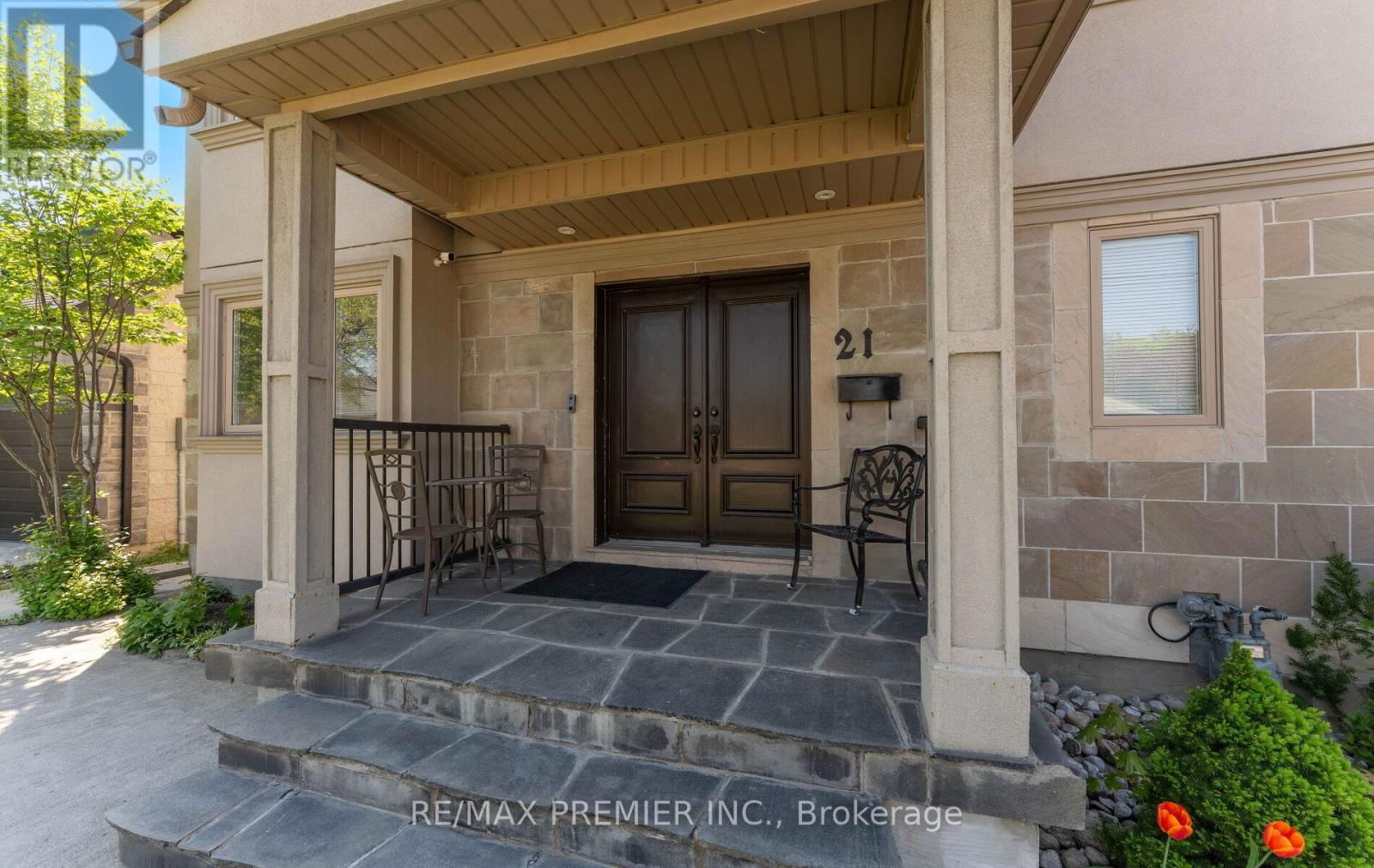 21 YVONNE AVENUE Image 3