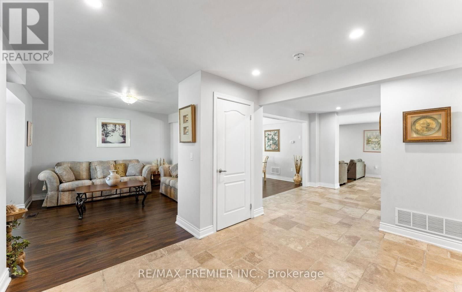 21 YVONNE AVENUE Image 5