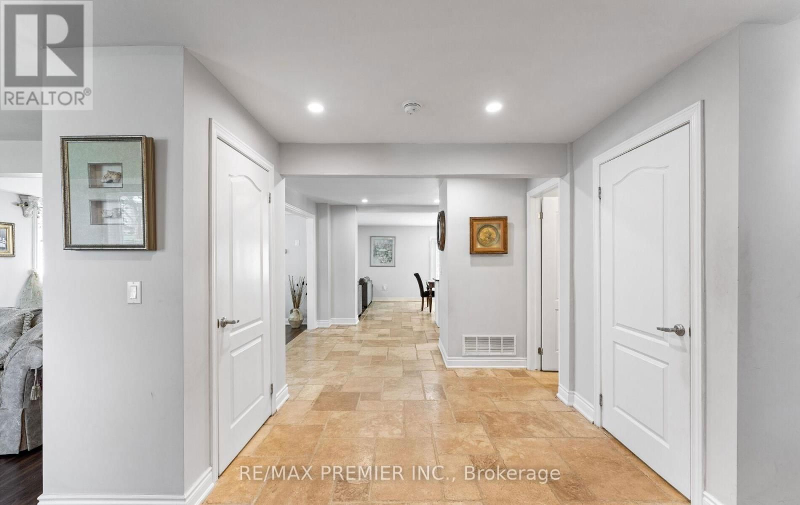 21 YVONNE AVENUE Image 6