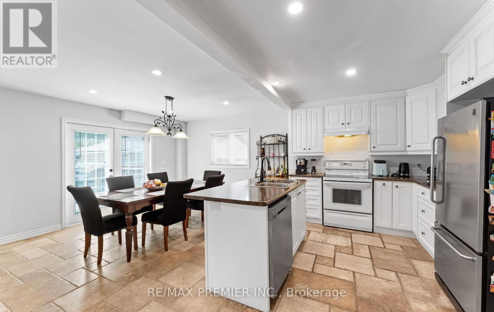 21 YVONNE AVENUE Image 9