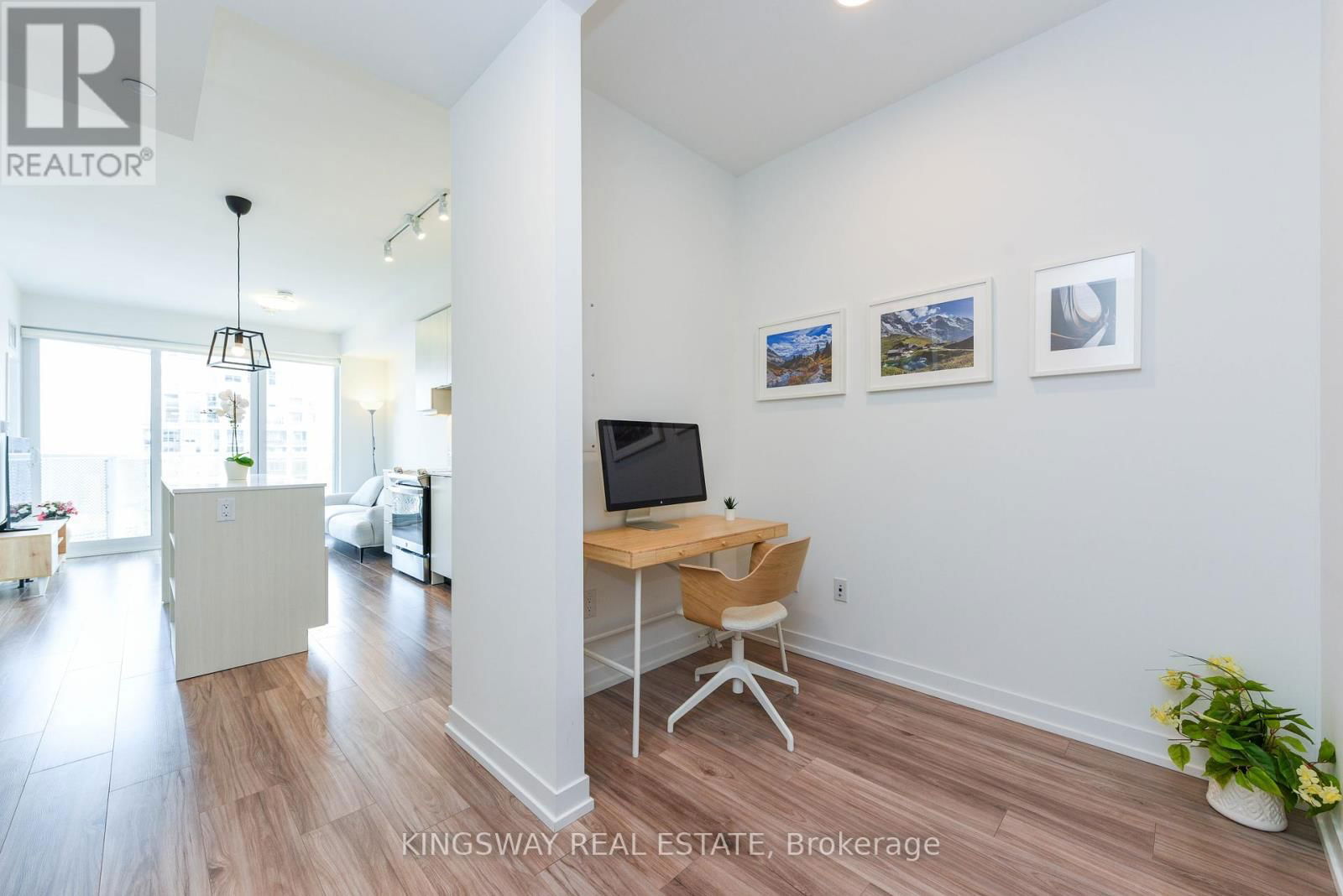 2505 - 4065 CONFEDERATION PARKWAY Image 10