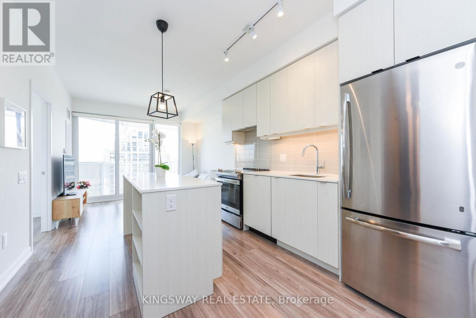 2505 - 4065 CONFEDERATION PARKWAY Image 12